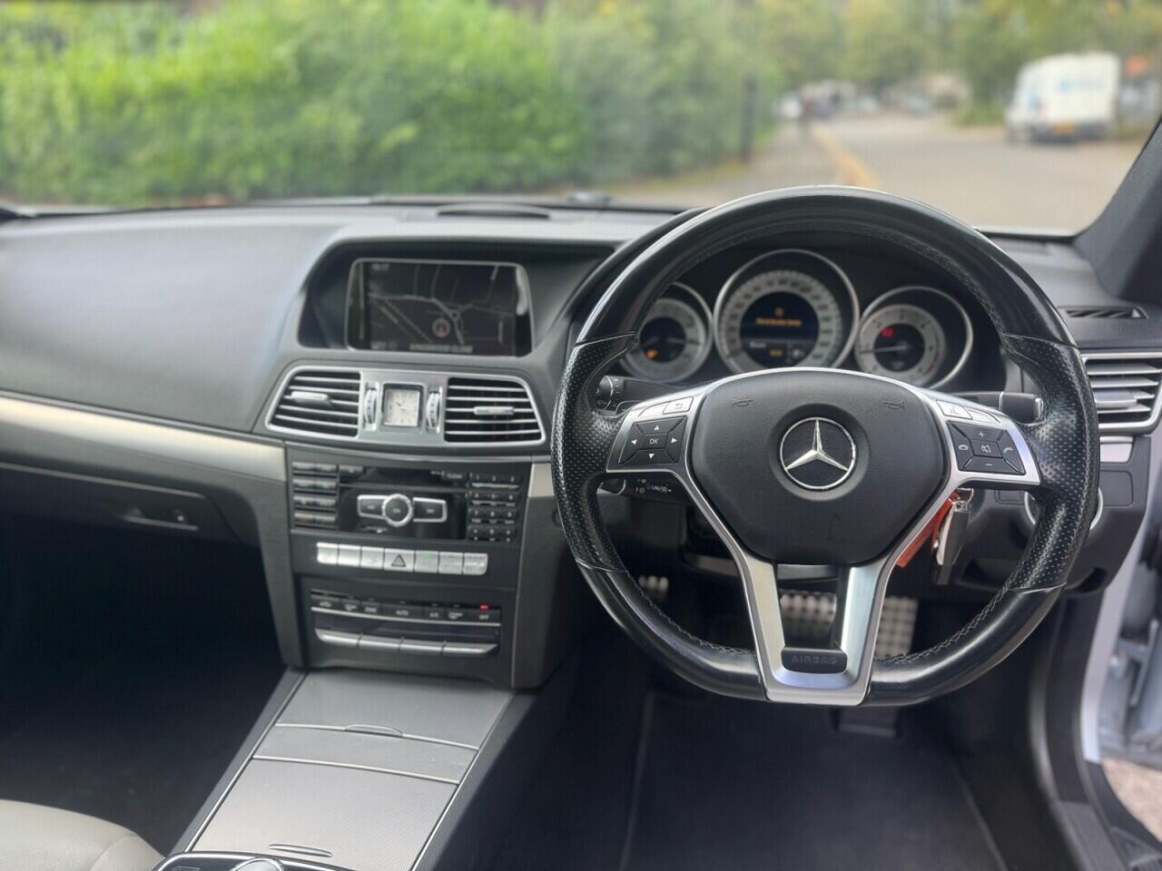 Mercedes-Benz E-Class view 16