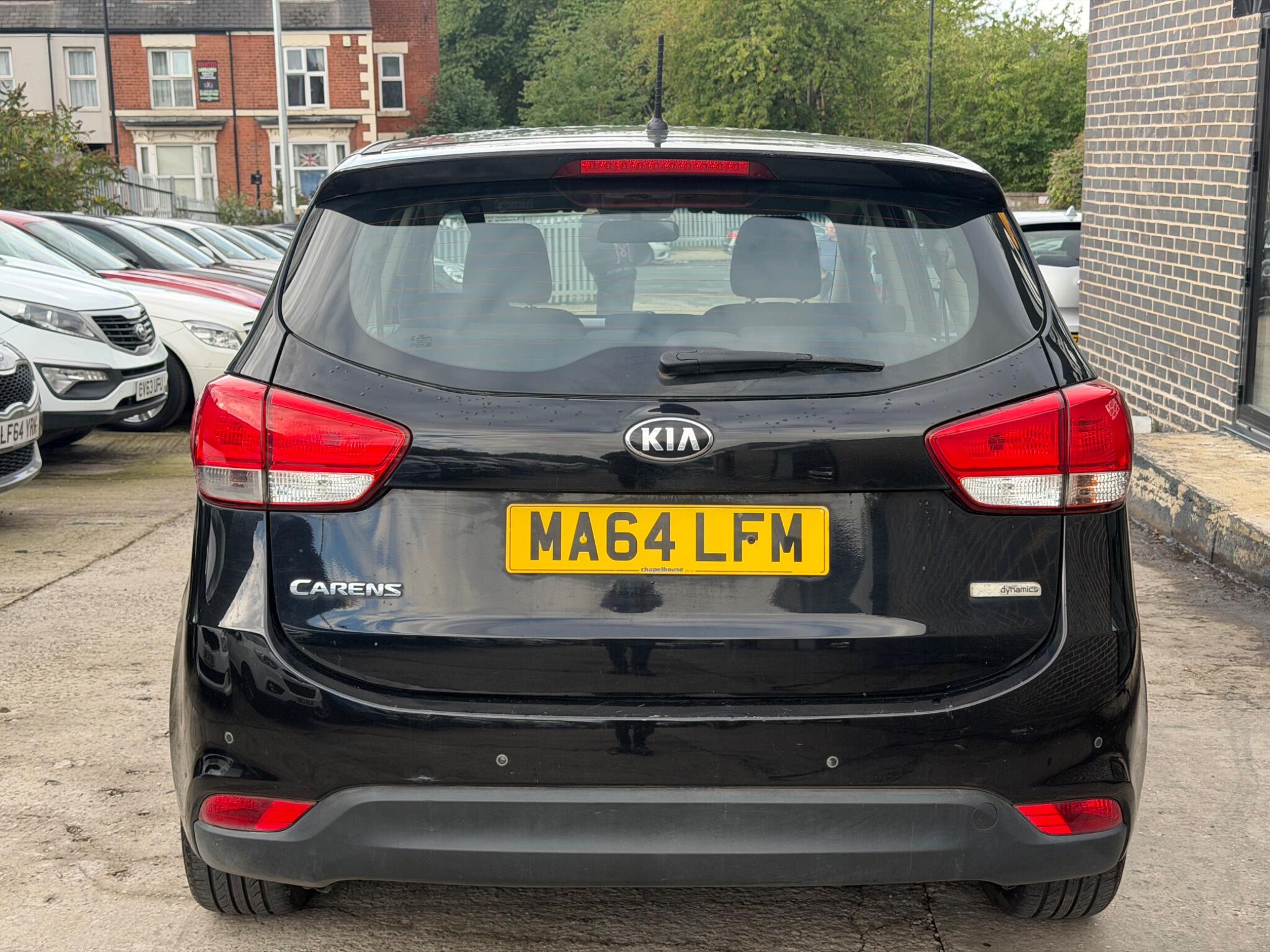 Kia Carens view 4