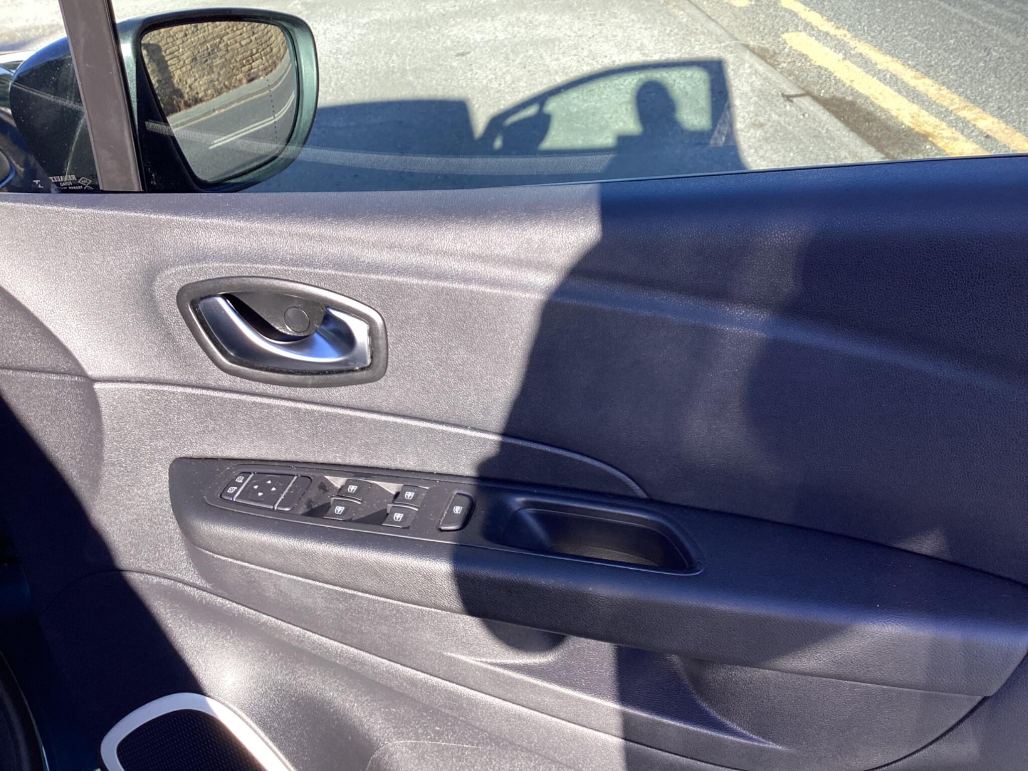 Renault Captur view 18