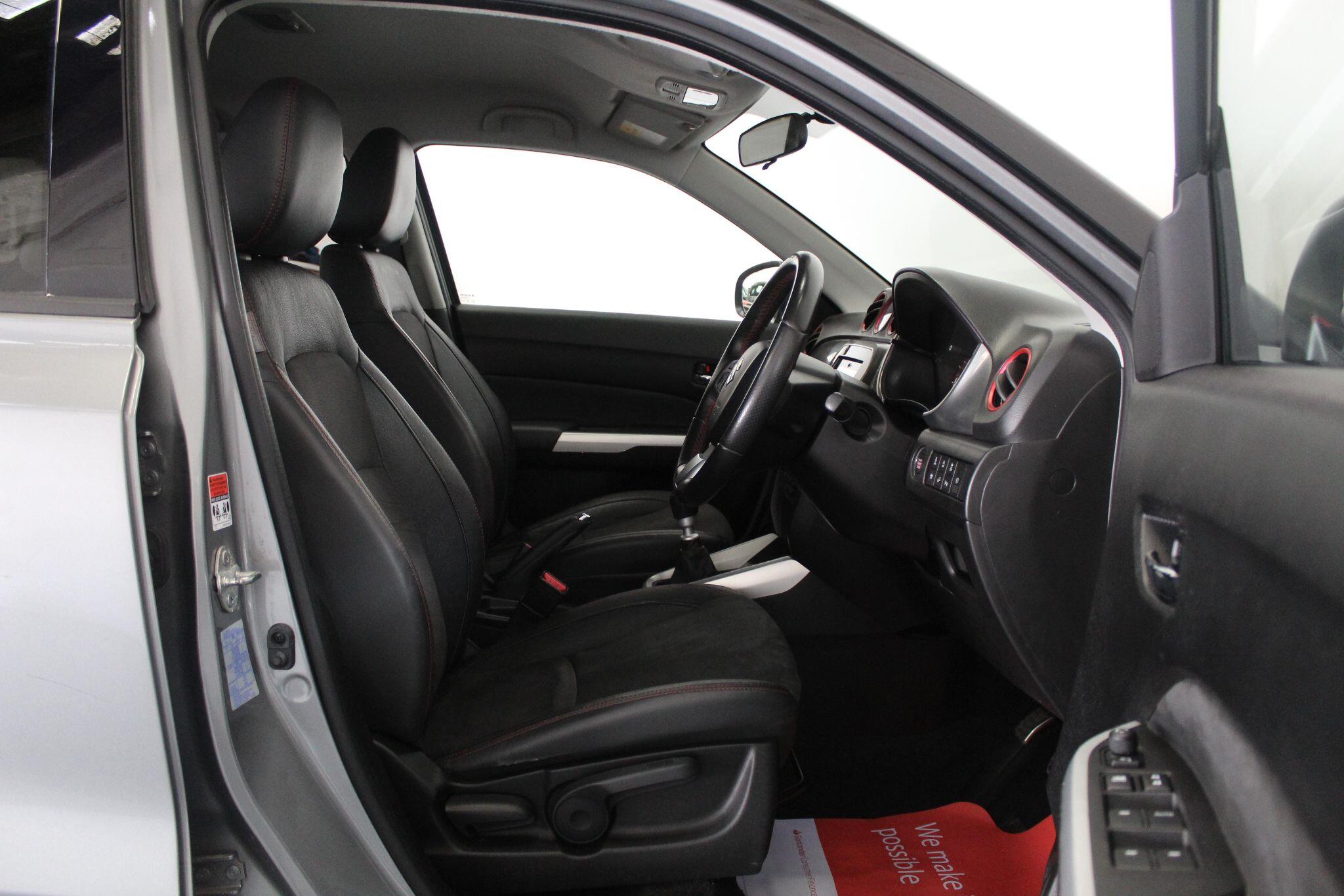 Suzuki Vitara view 30