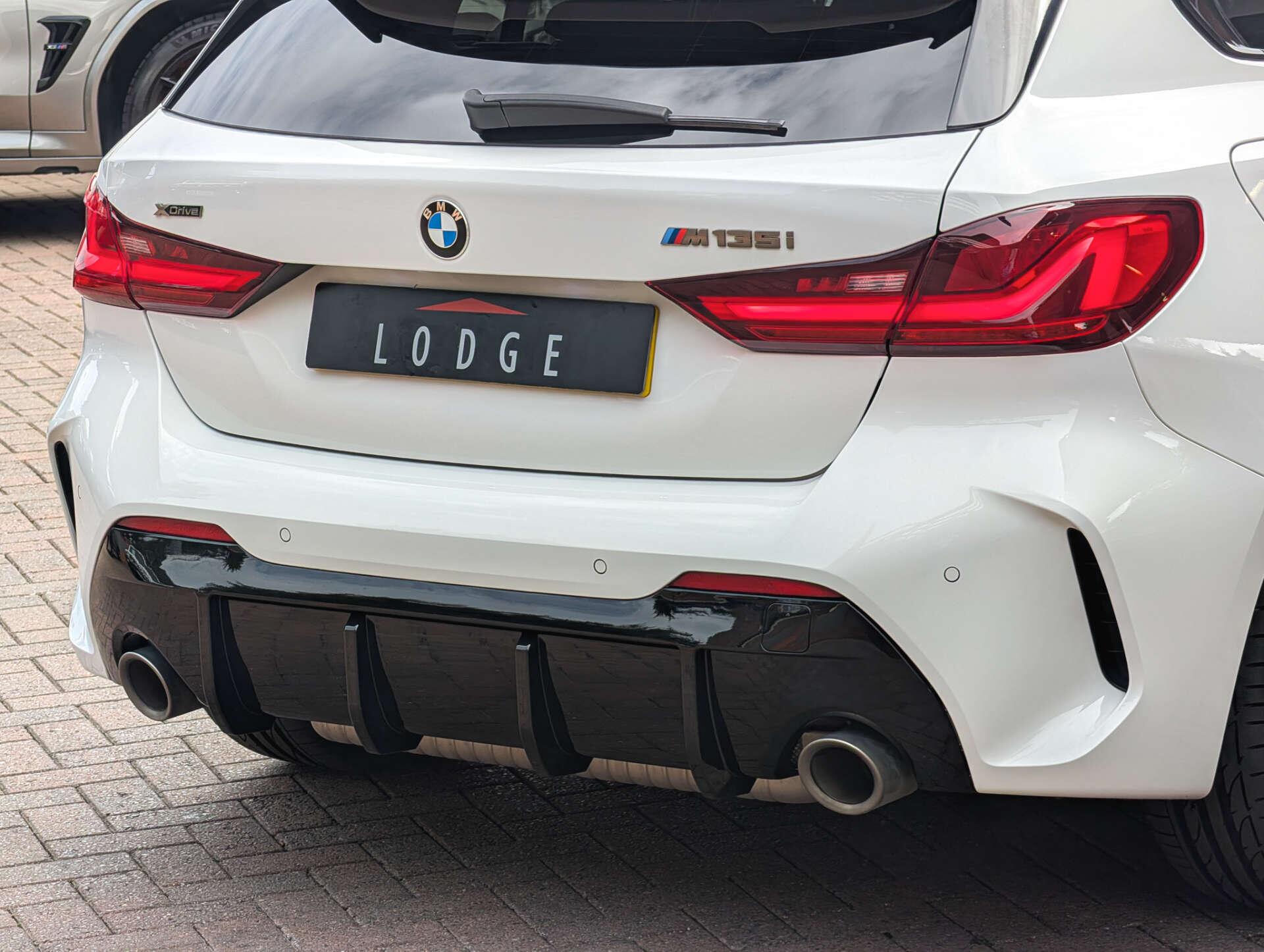 BMW 1 Series view 18