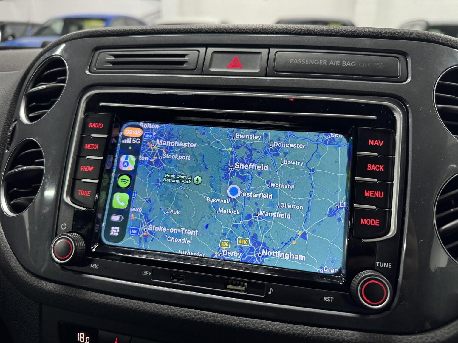 Volkswagen Tiguan view 24