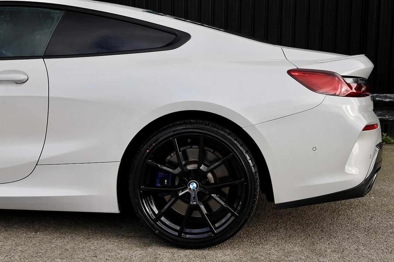 BMW 8 Series view 36