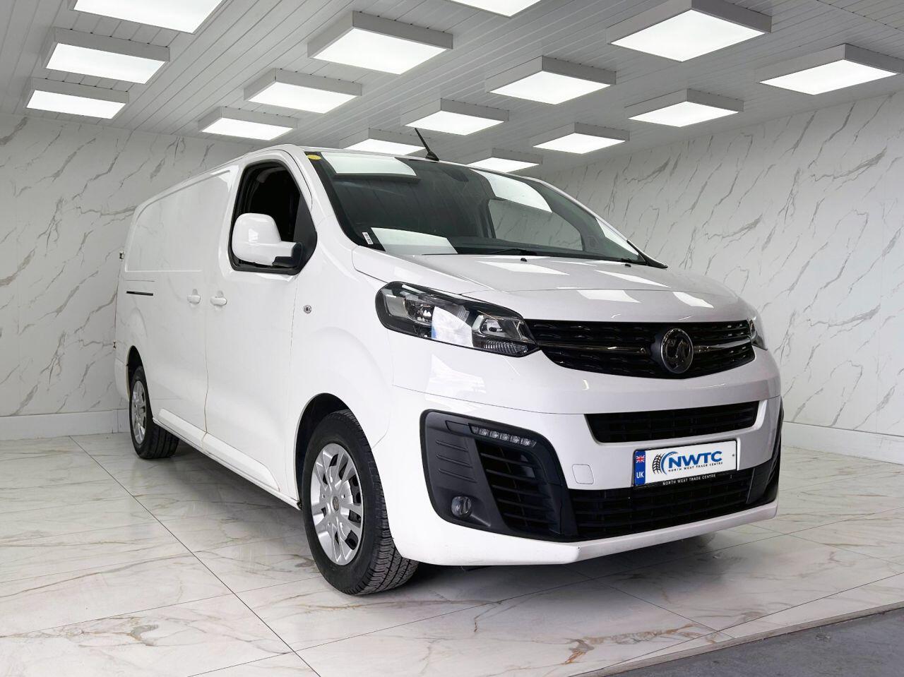 Vauxhall Vivaro view 4