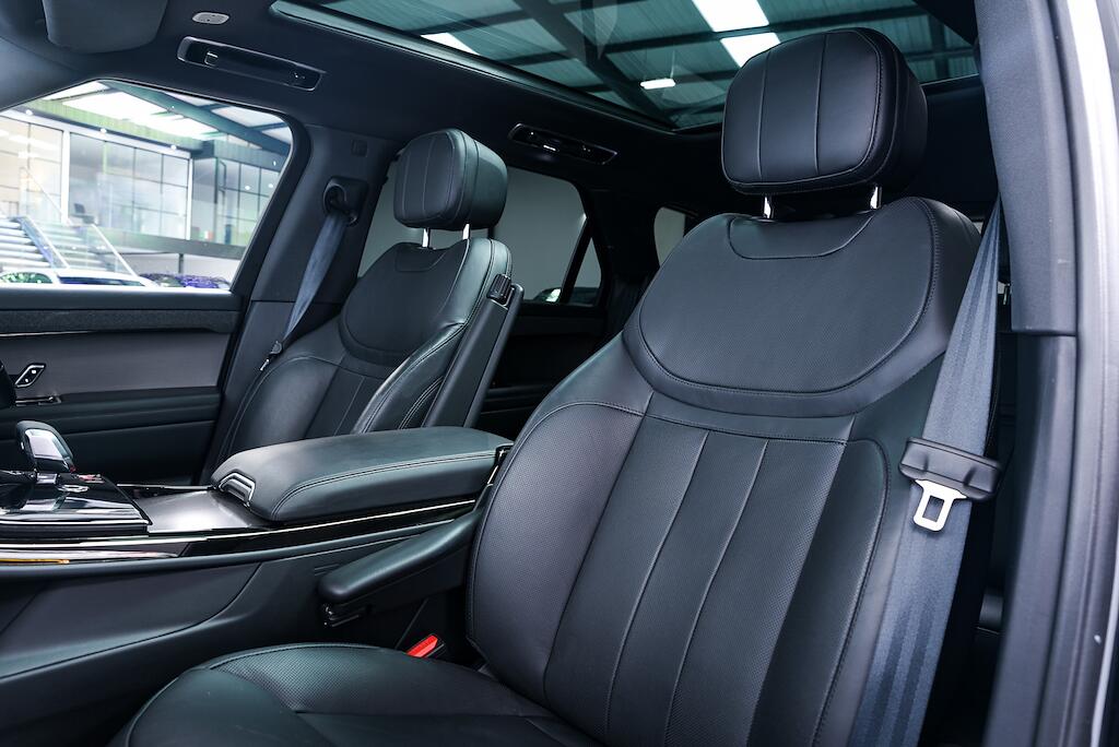 Land Rover Range Rover Sport view 11