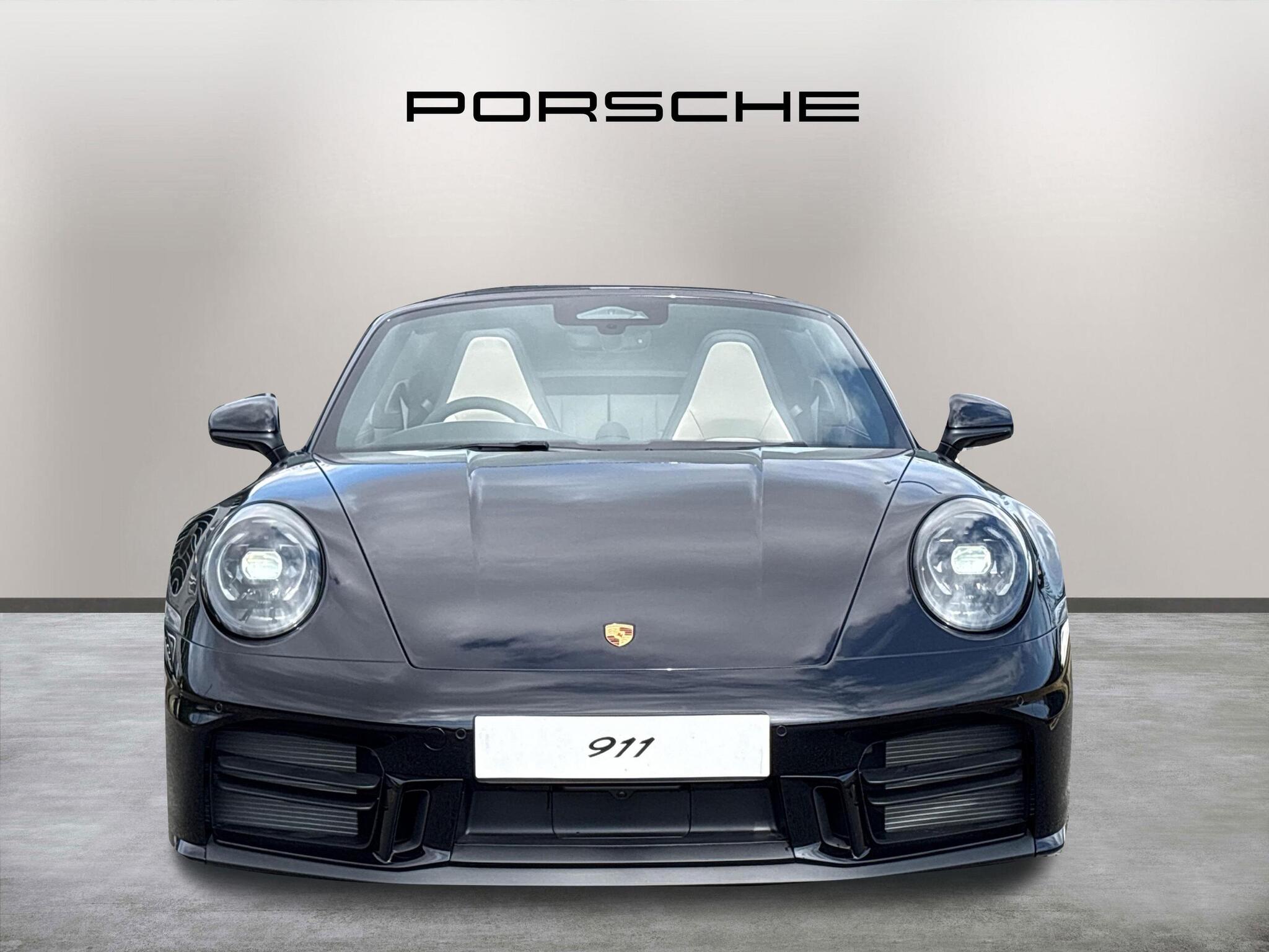 Porsche 911 view 3