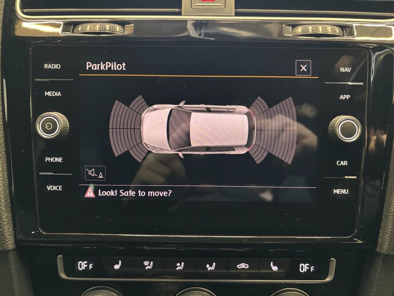 Volkswagen Golf view 26
