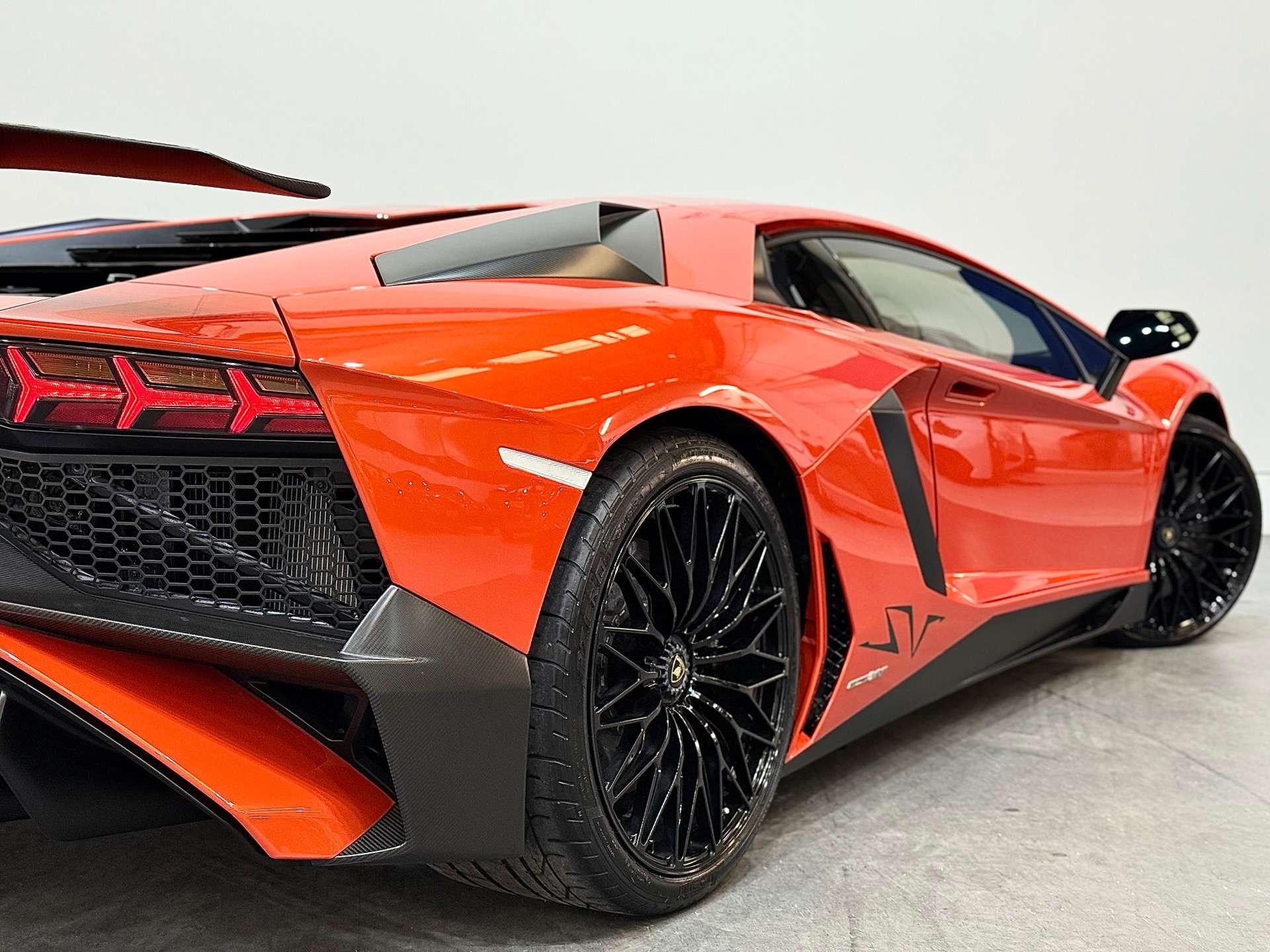 Lamborghini Aventador view 31