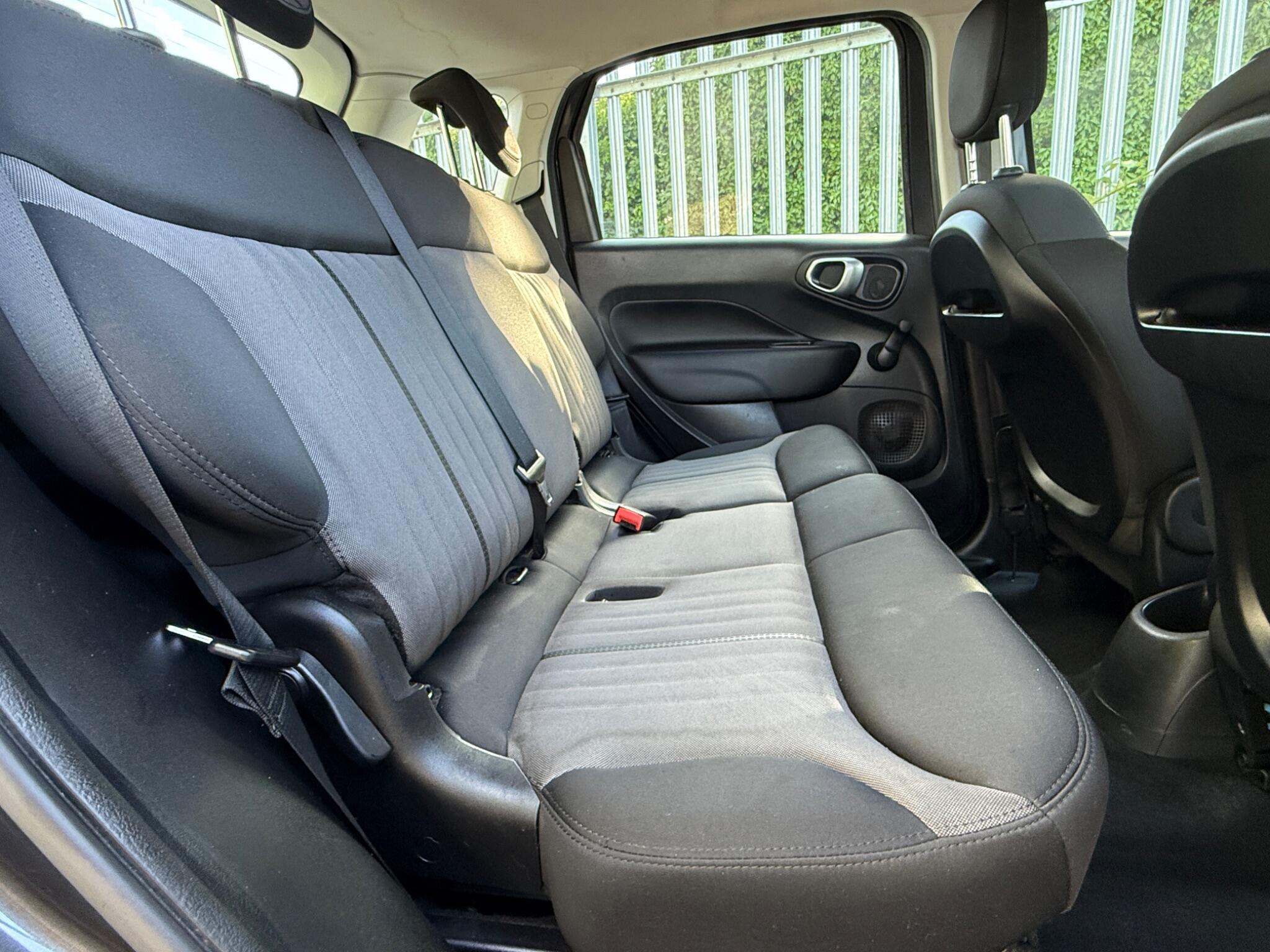 2015 Fiat 500L image 21