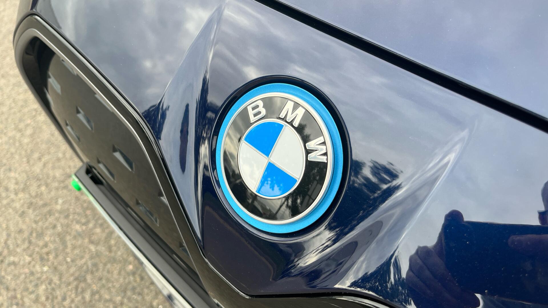 BMW i4 view 38