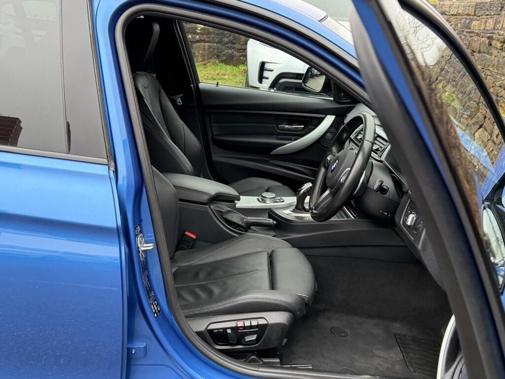 BMW 3 Series view 15