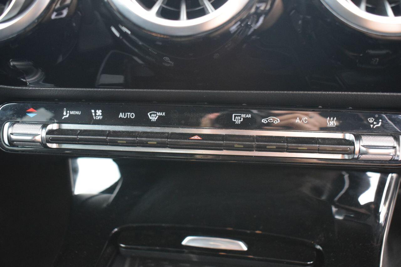 Mercedes-Benz Cla view 24
