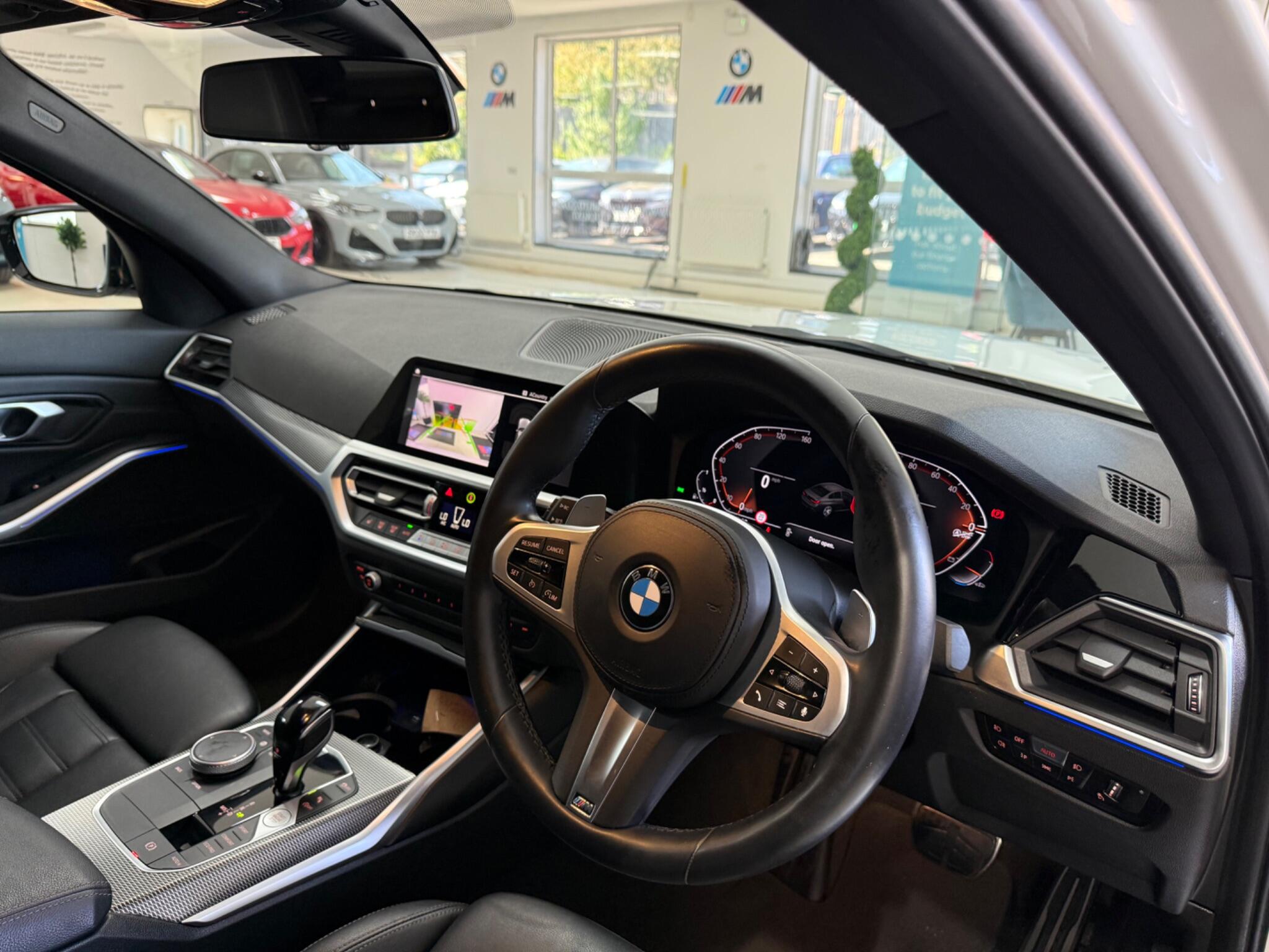BMW 3 Series view 25