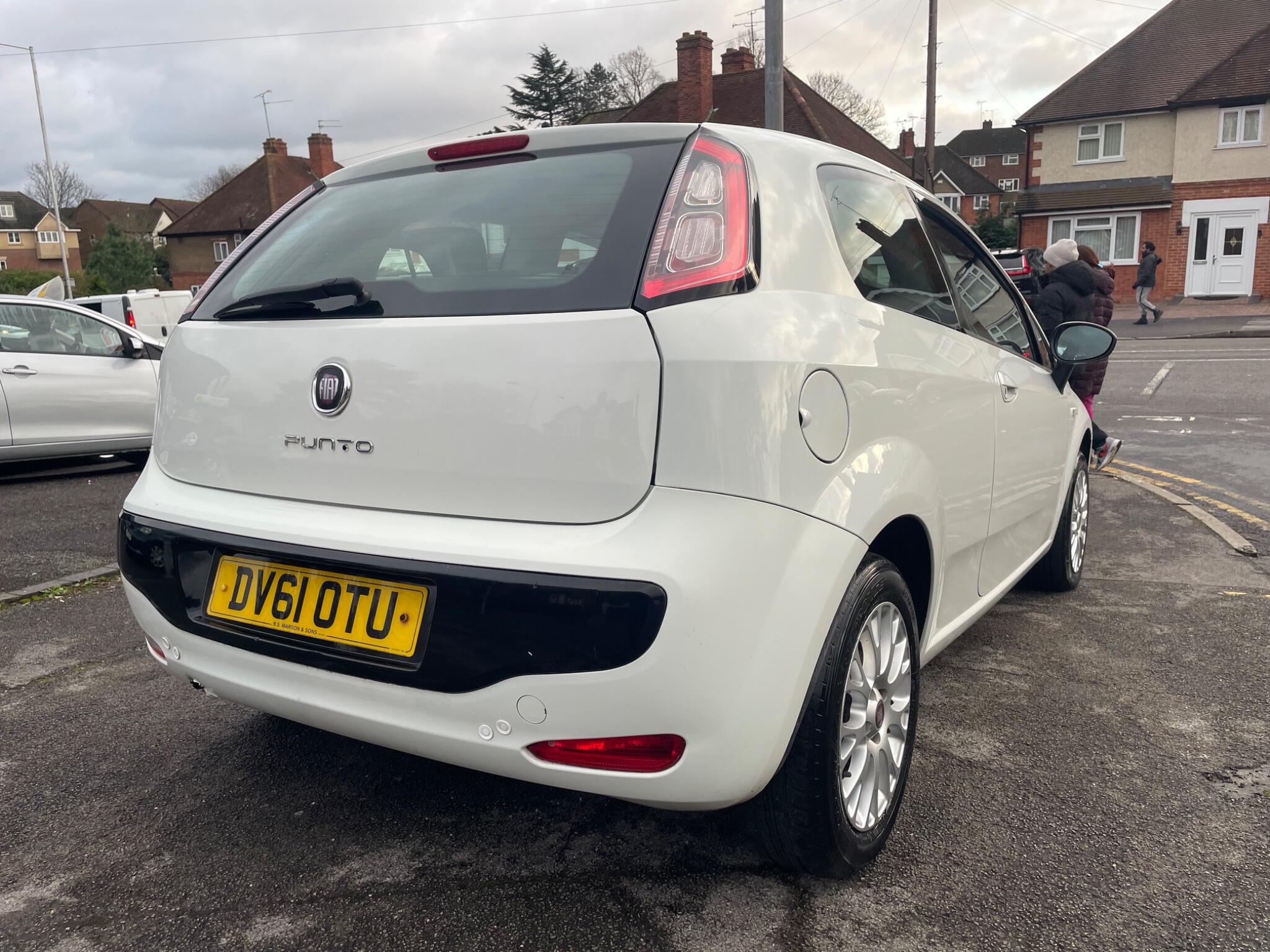 2011 Fiat Punto Evo image 17