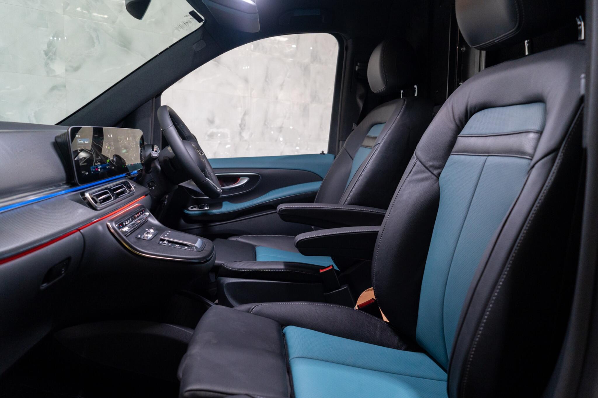 Mercedes-Benz V-Class view 33