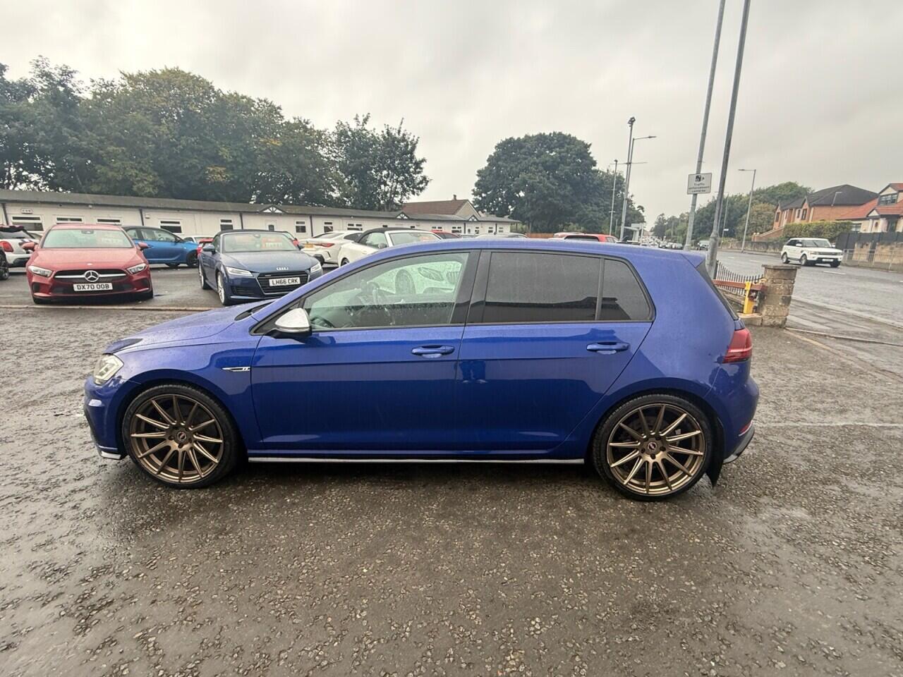 Volkswagen Golf view 8