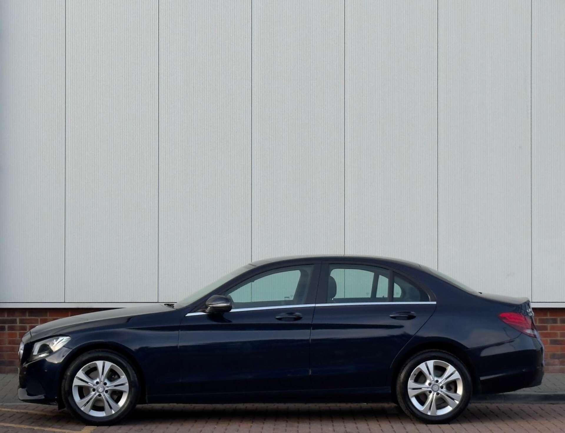 Mercedes-Benz C Class view 8