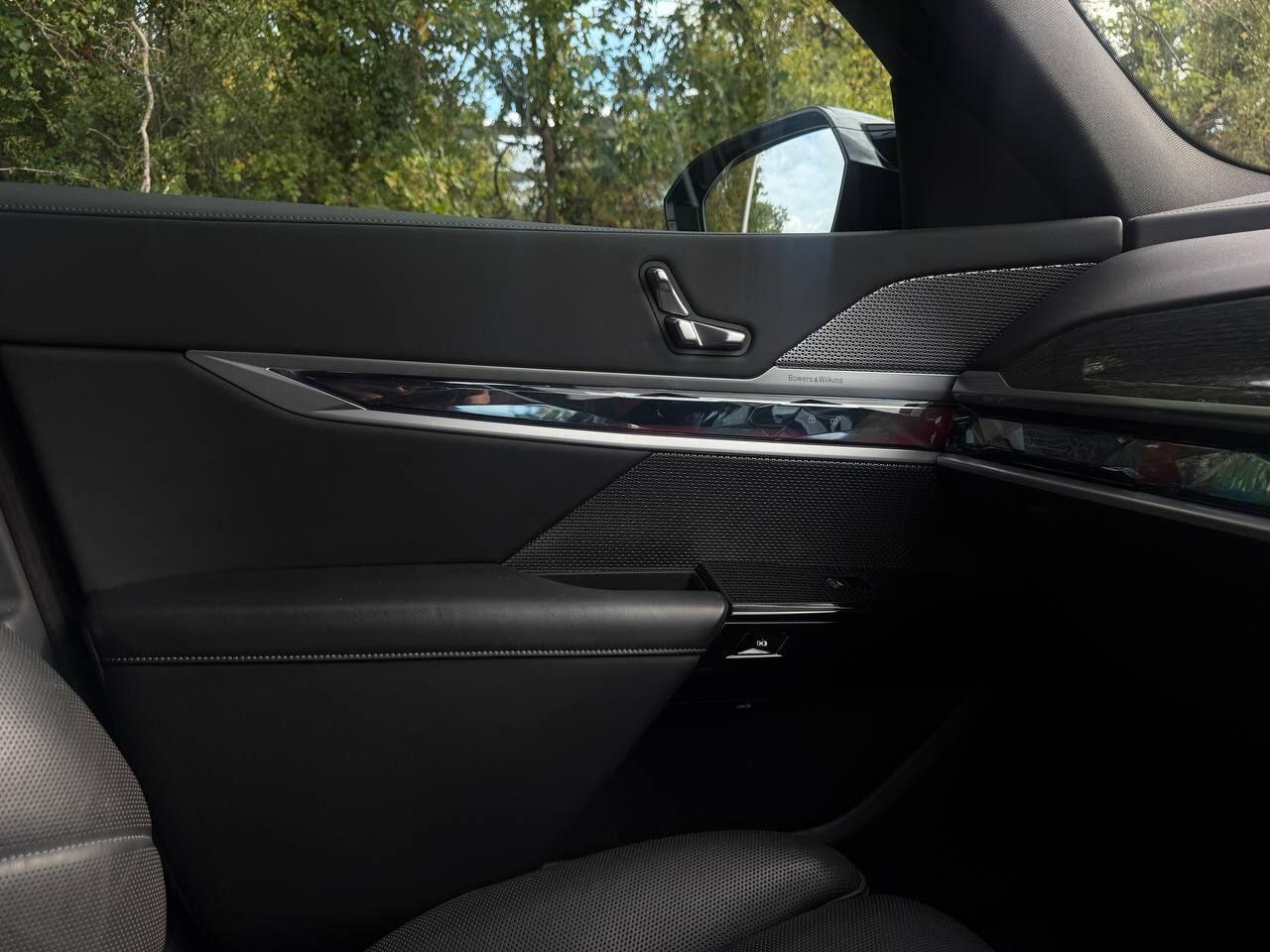 BMW 7 Series view 53