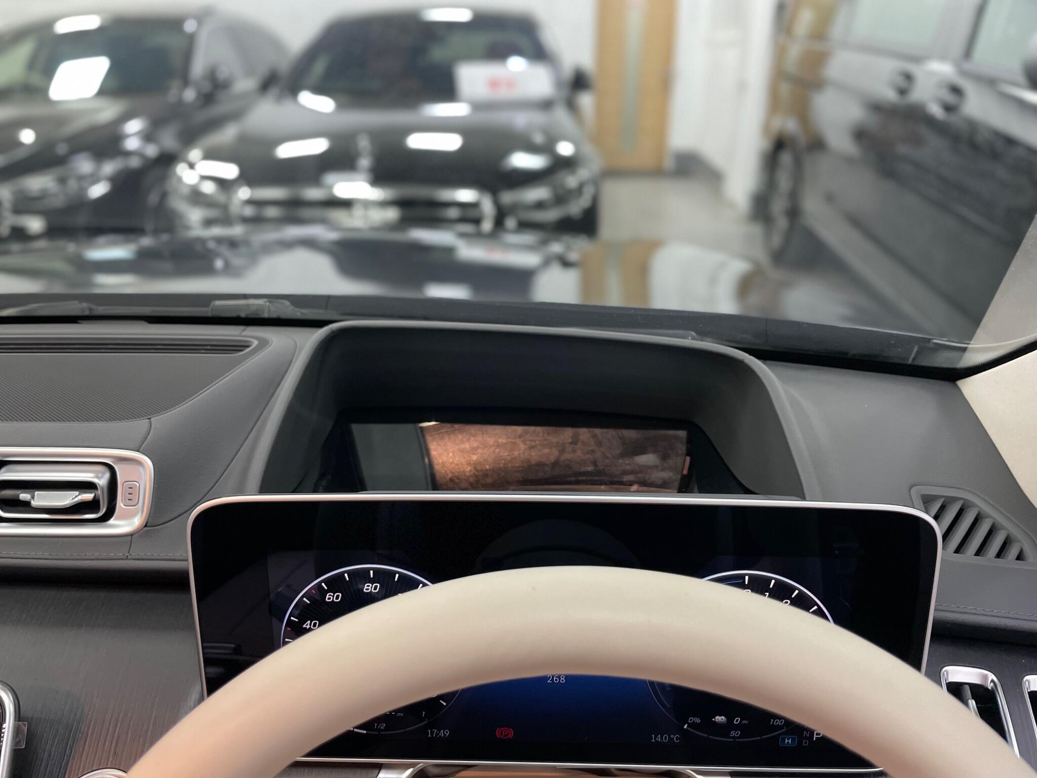 Mercedes-Benz S-Class view 39