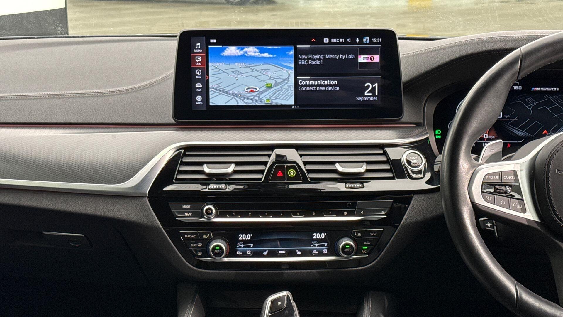 BMW 5 Series view 8