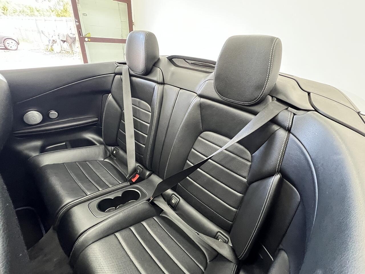 Mercedes-Benz C-Class view 19