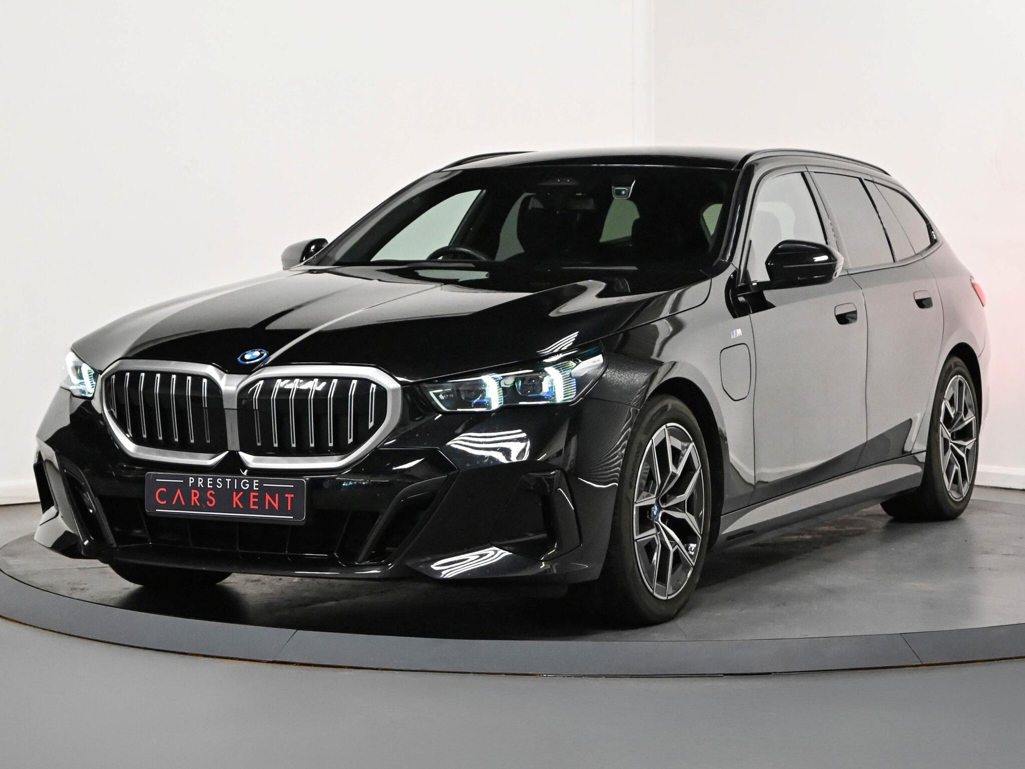 BMW 5 Series view 21