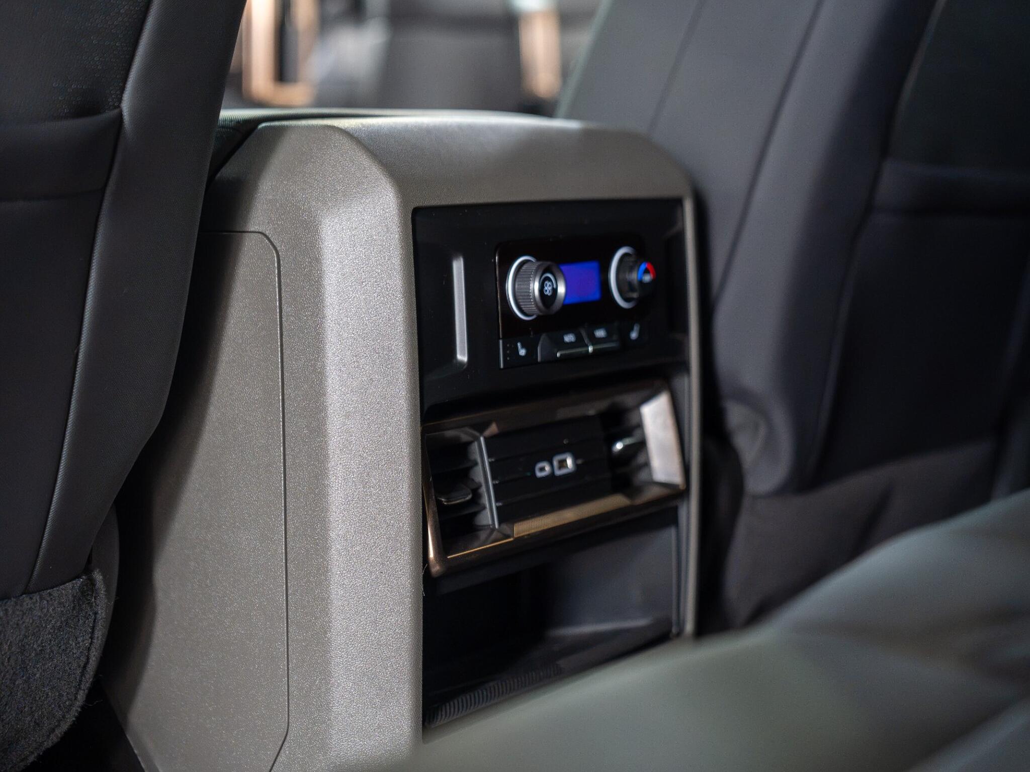Hummer H3 view 17