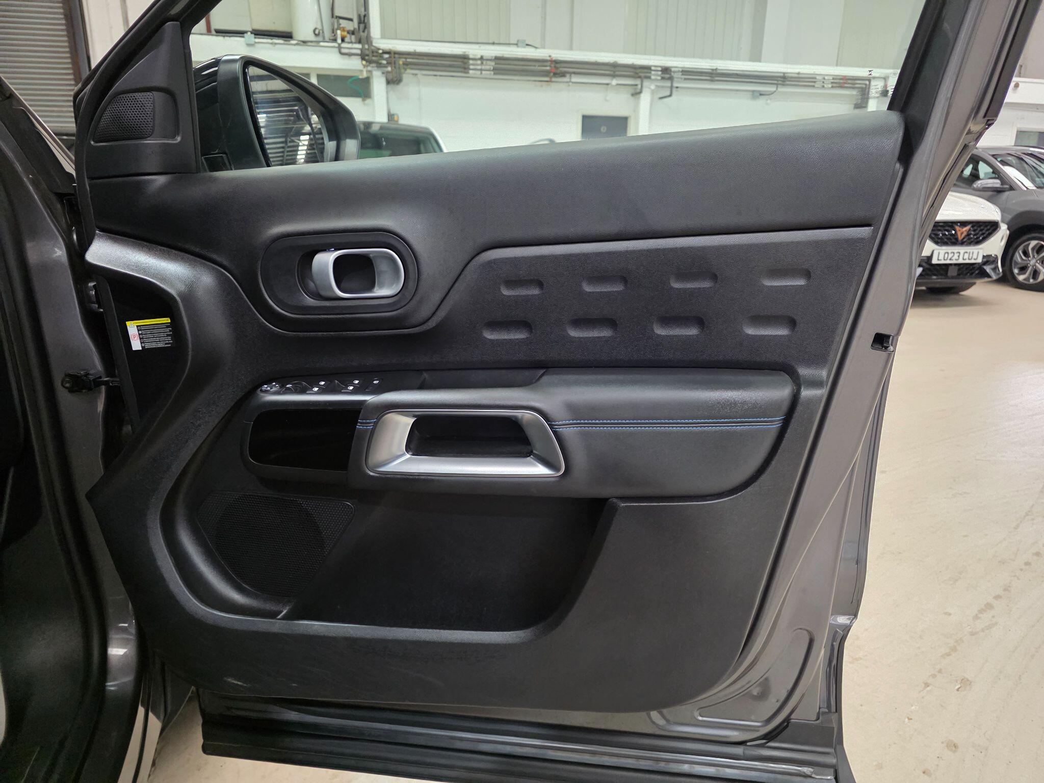 Citroen C5 Aircross view 13
