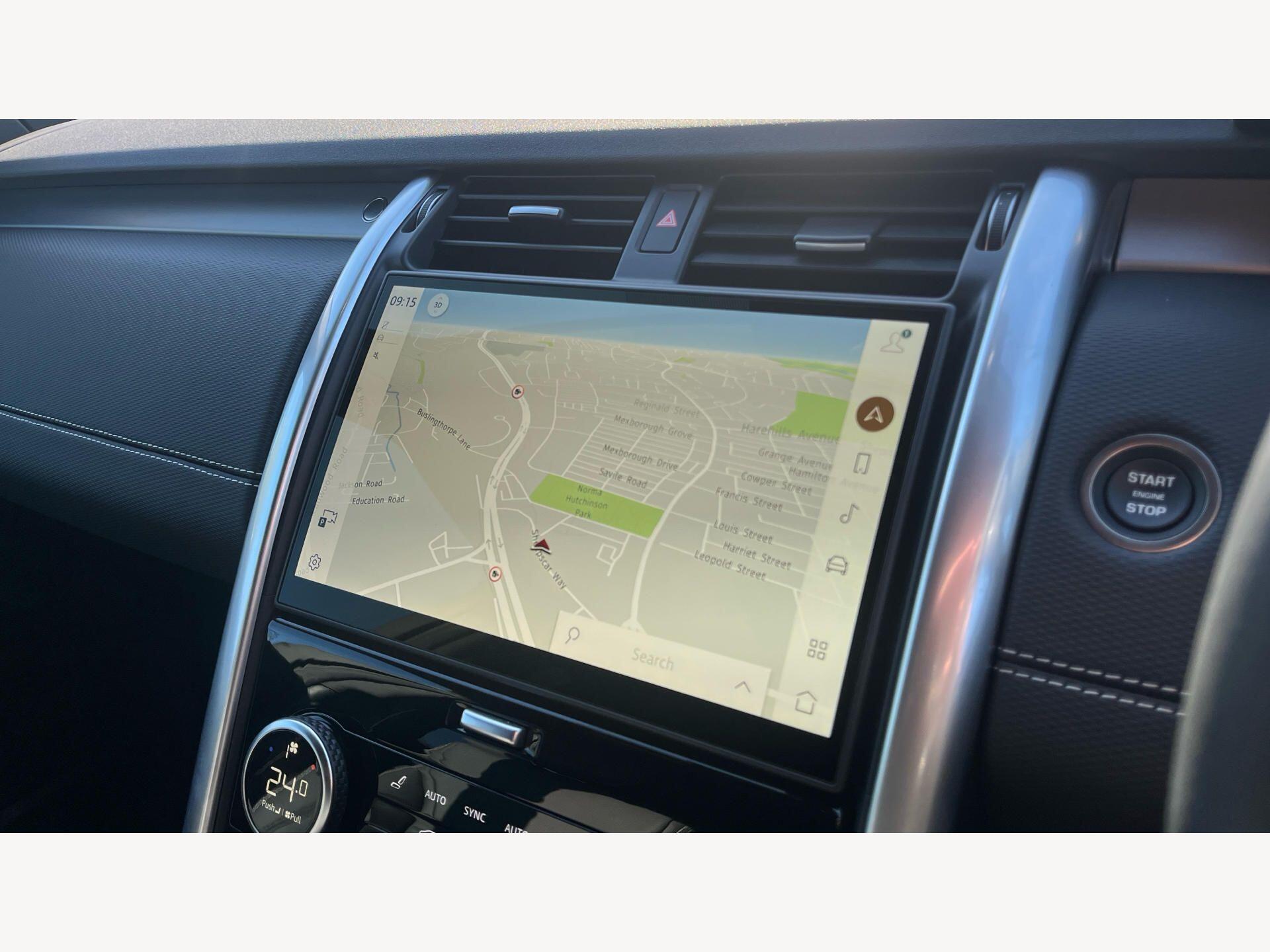 Land Rover Discovery view 13