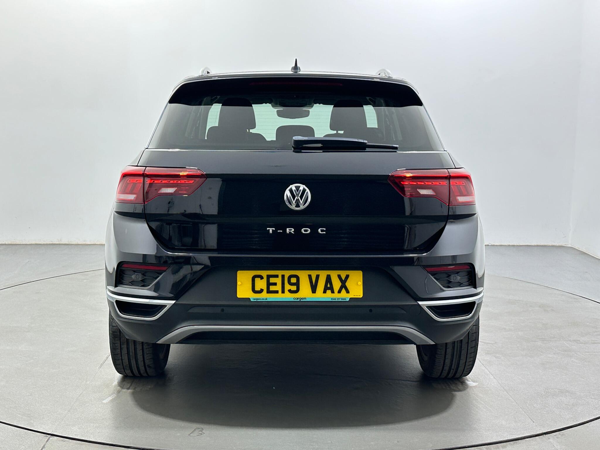 Volkswagen T-Roc view 7