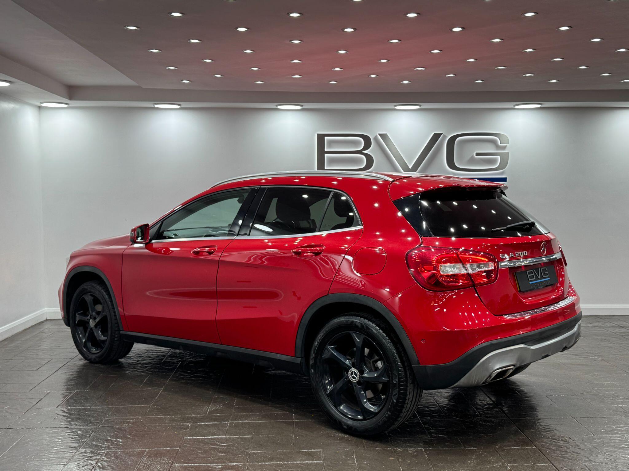 Mercedes-Benz GLA view 17