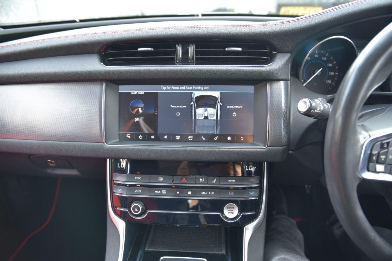 Jaguar XF view 36