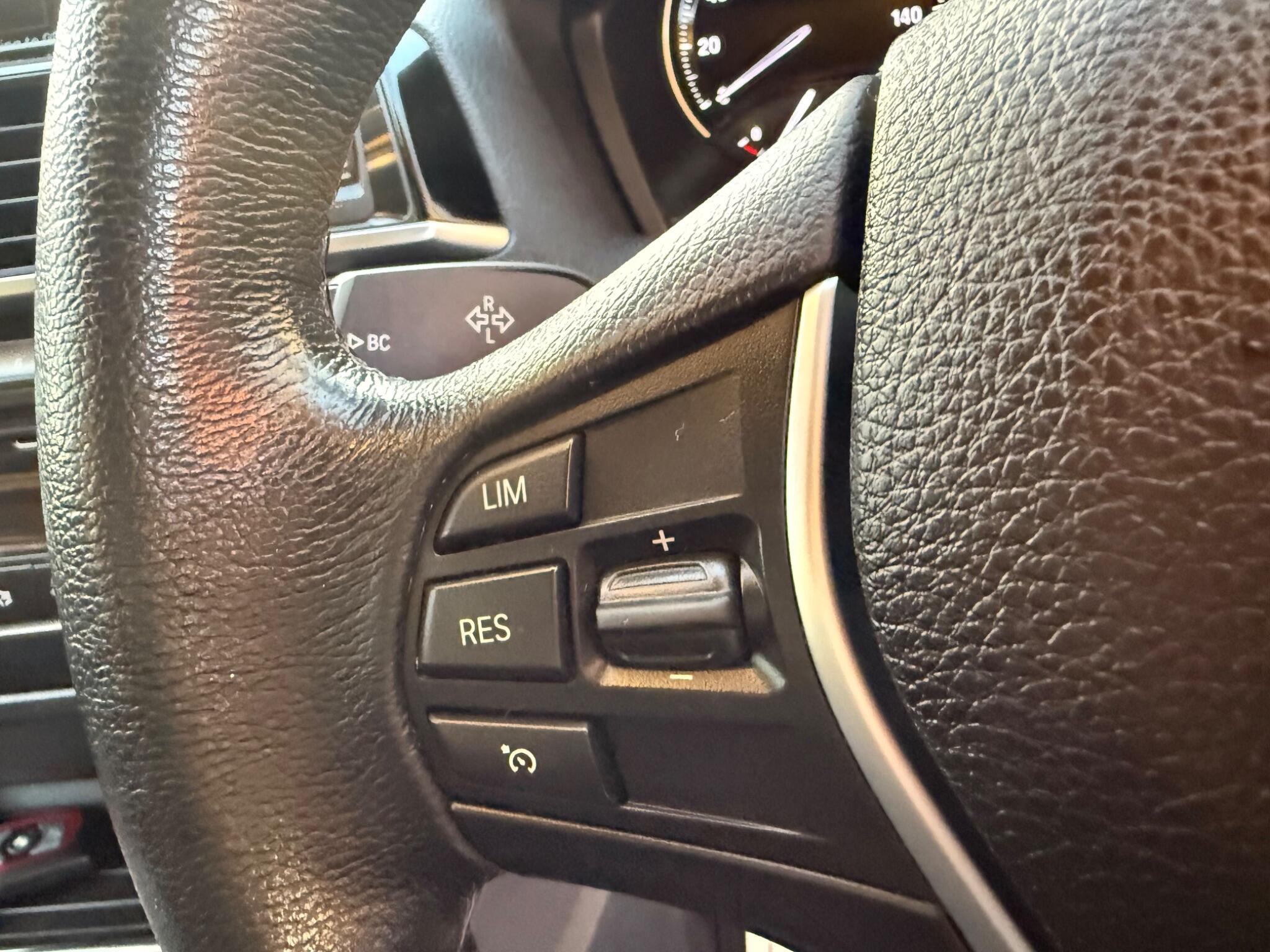BMW 2 Series view 33