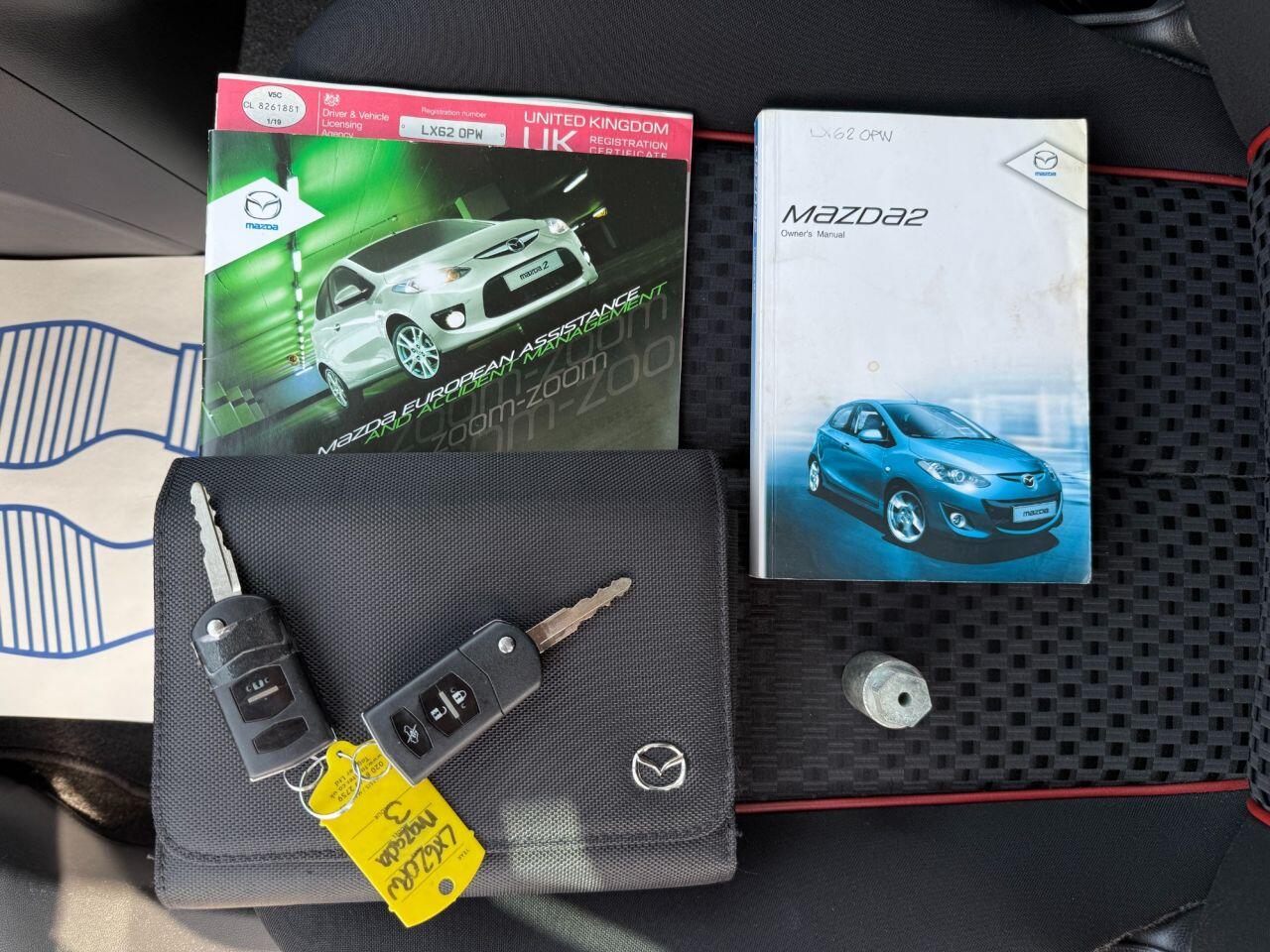 Mazda Mazda2 view 40