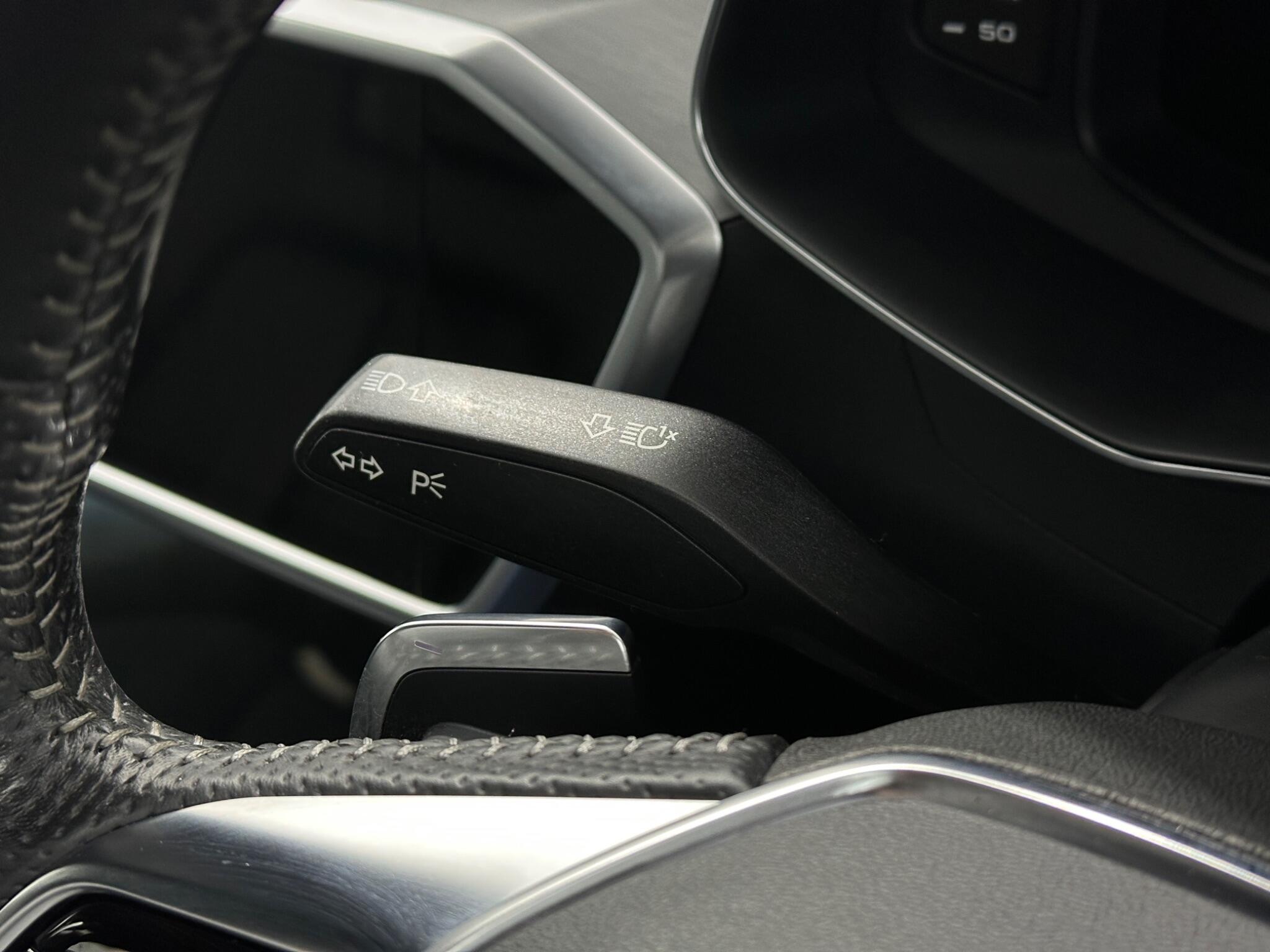 Audi A6 view 14