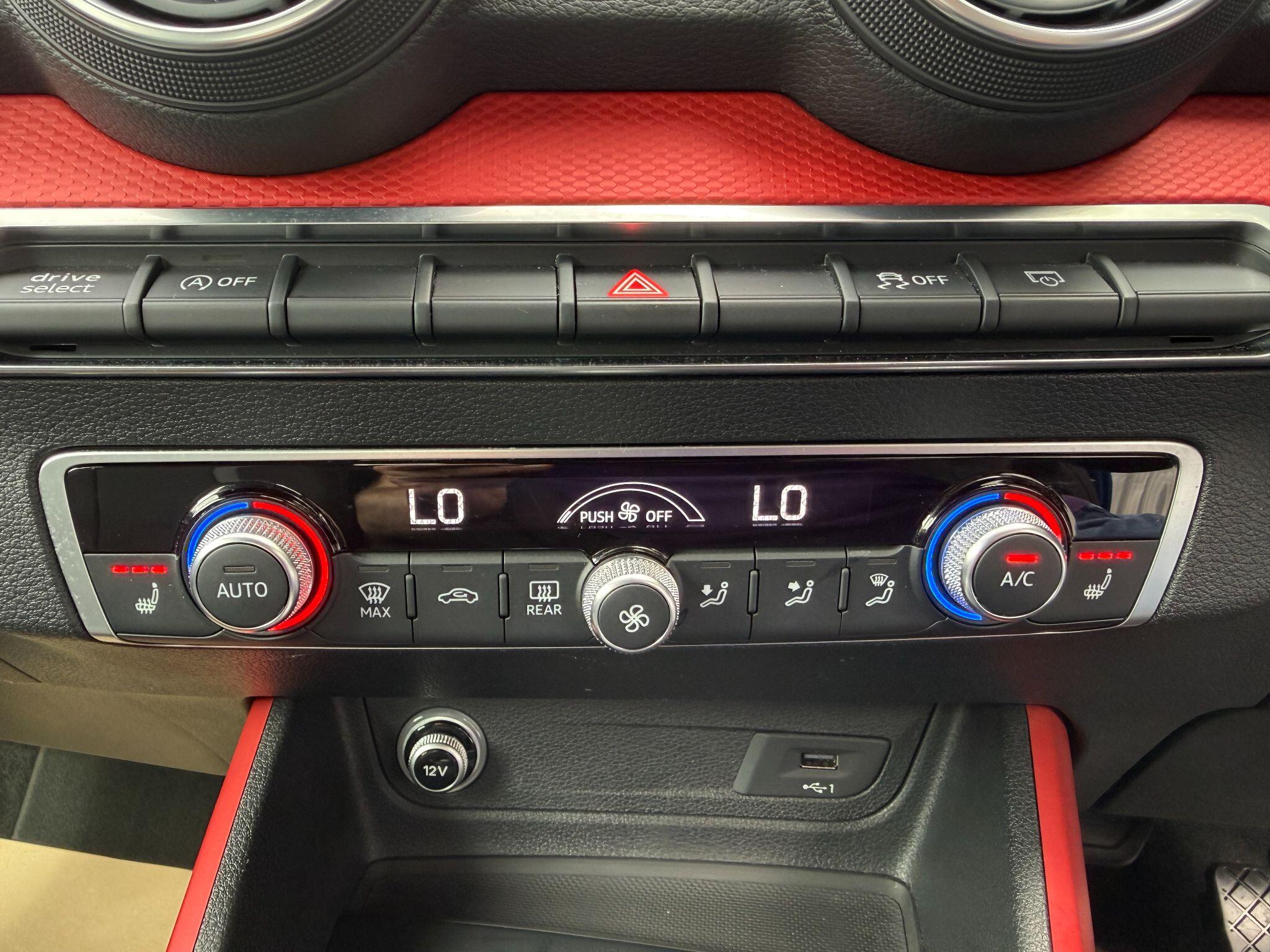 Audi Q2 view 30
