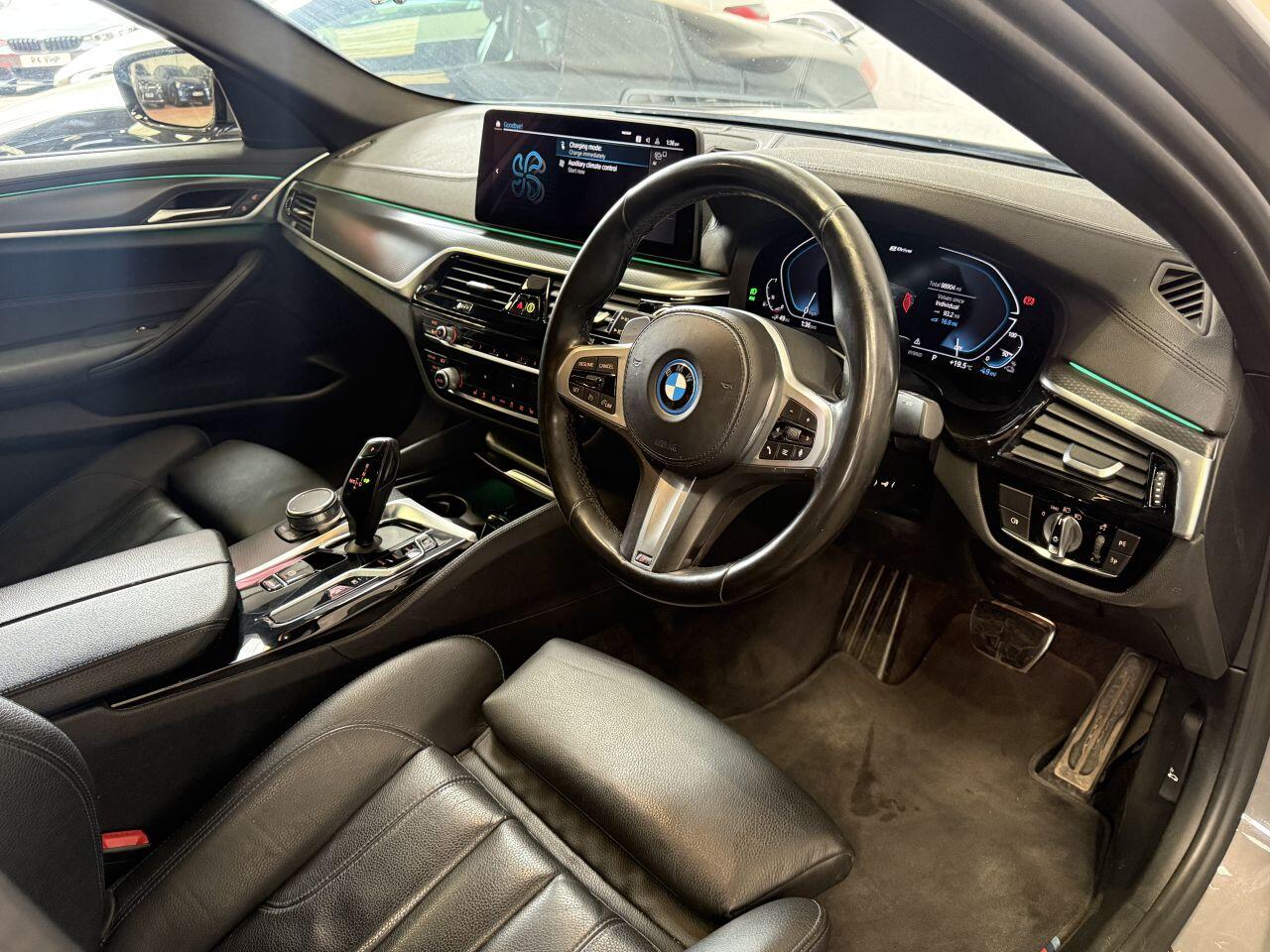 BMW 5 Series view 32