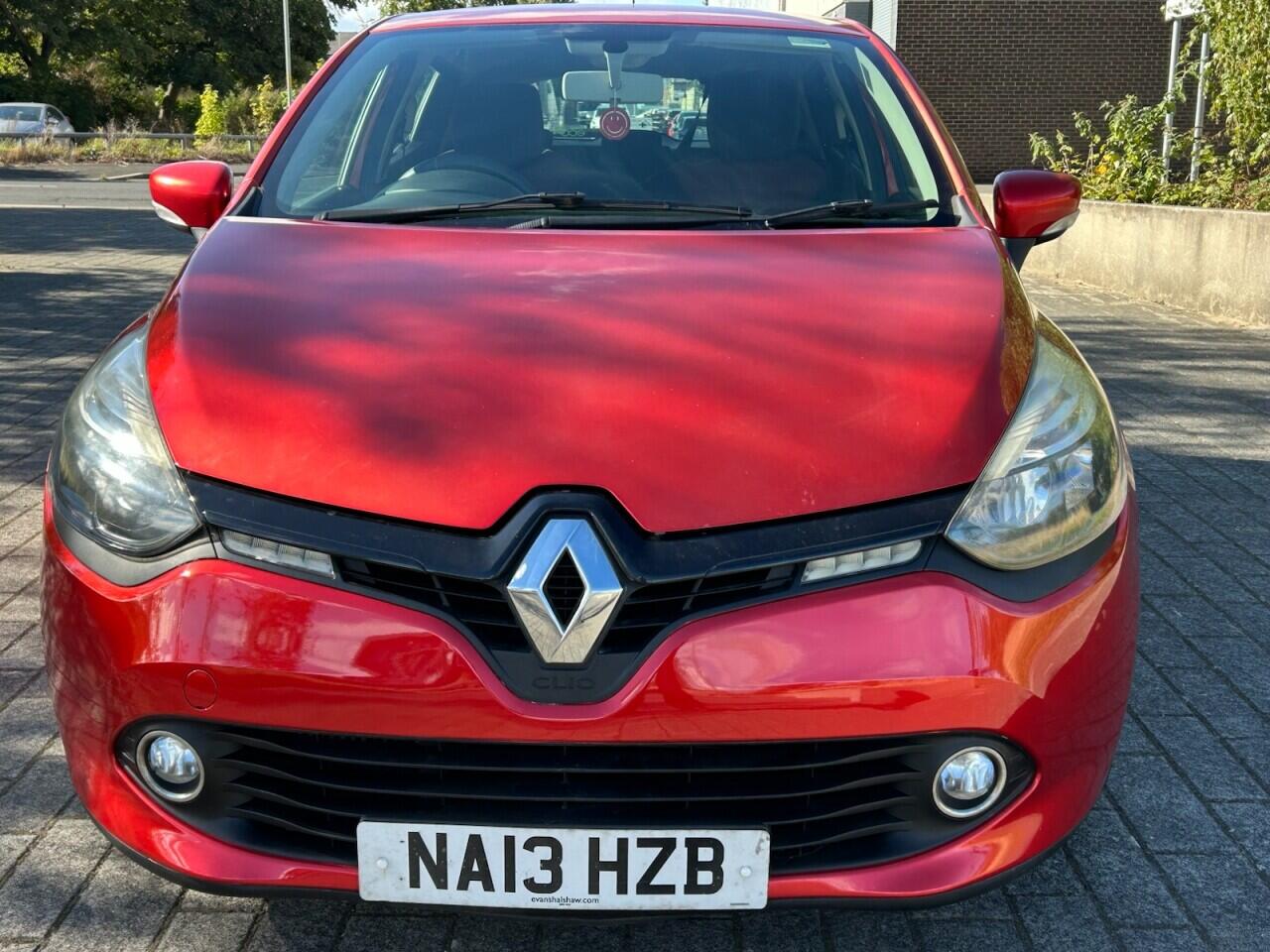 Renault Clio view 8