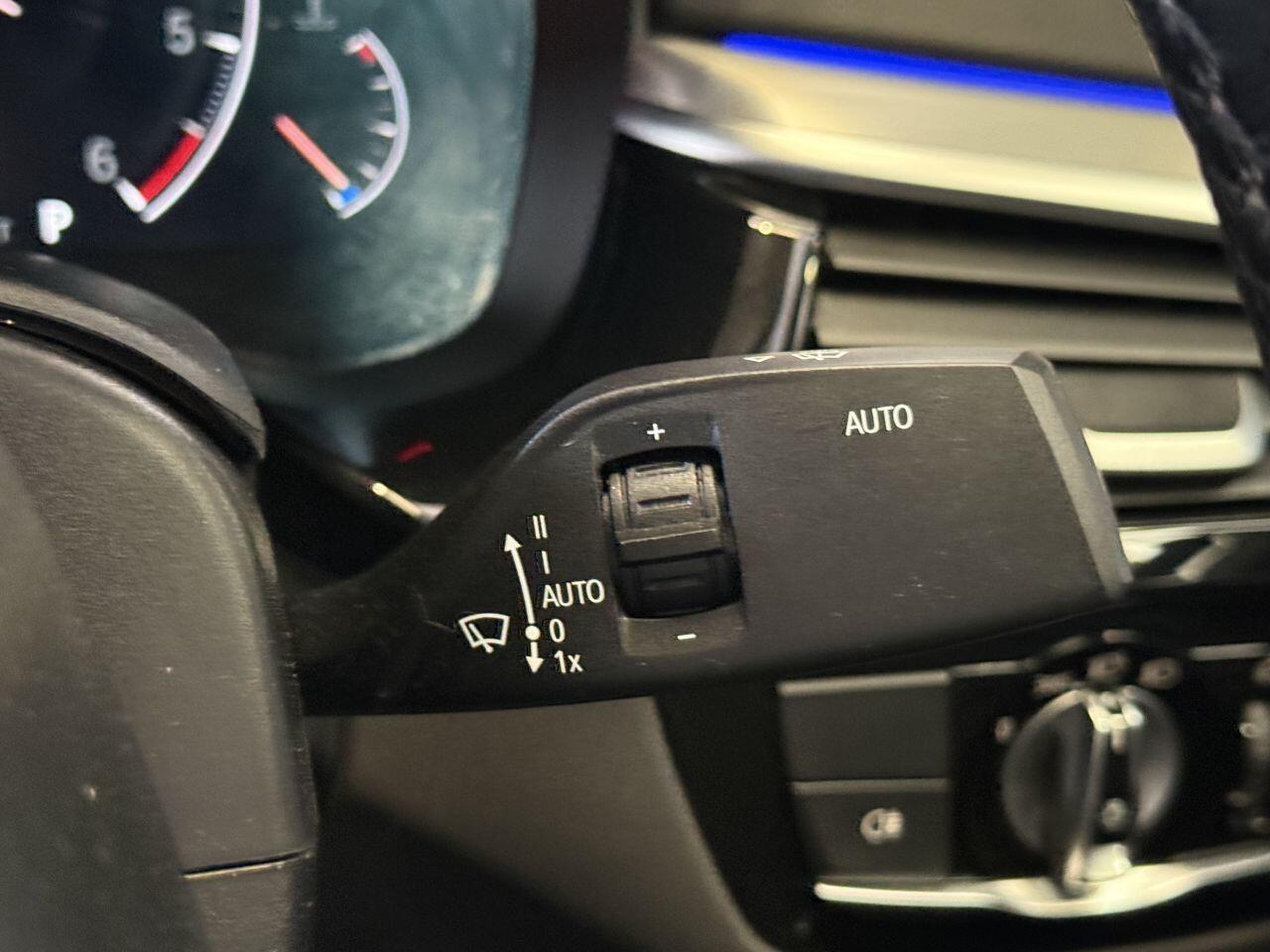 BMW 5 Series view 35
