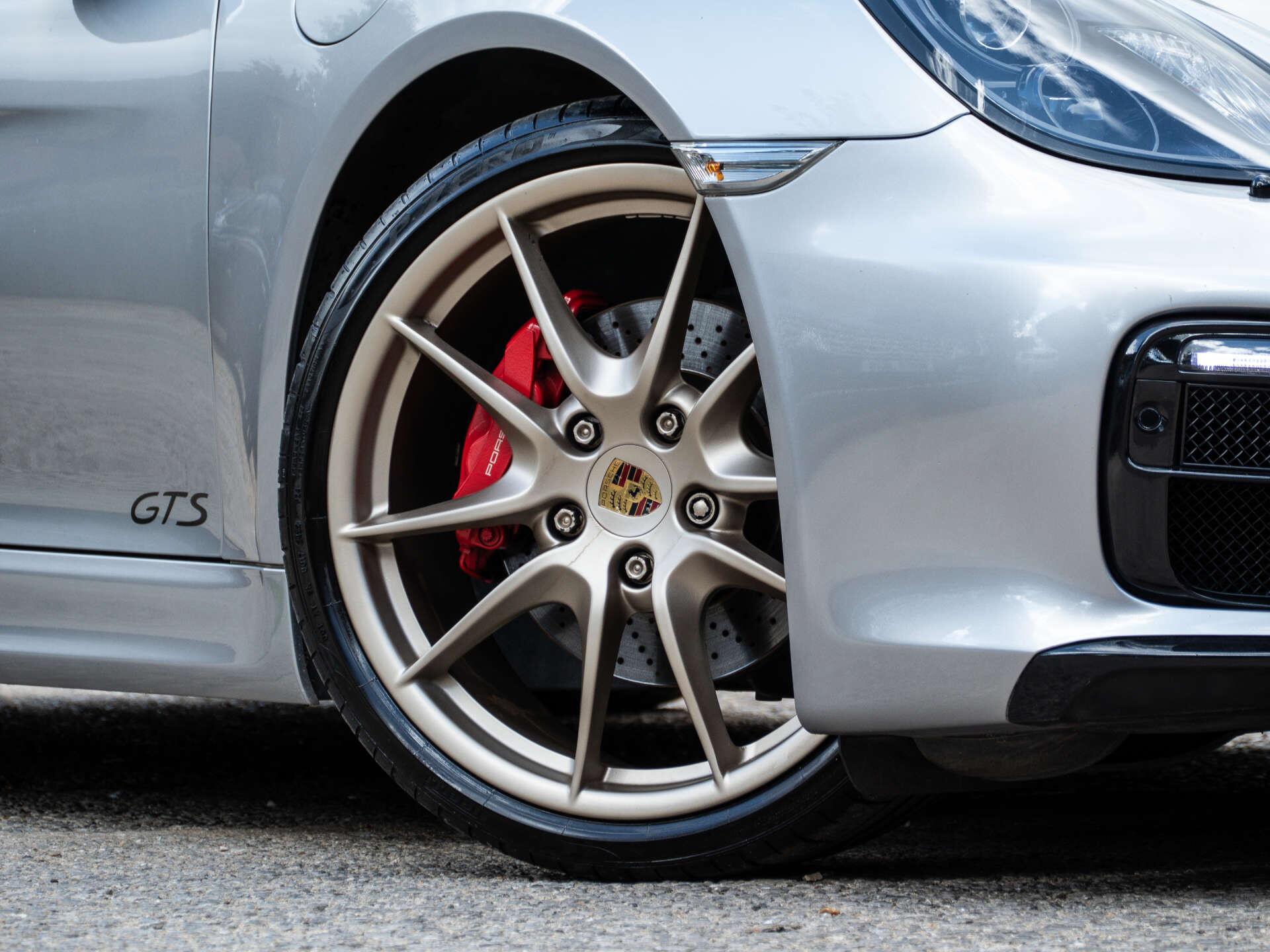 Porsche Cayman view 3