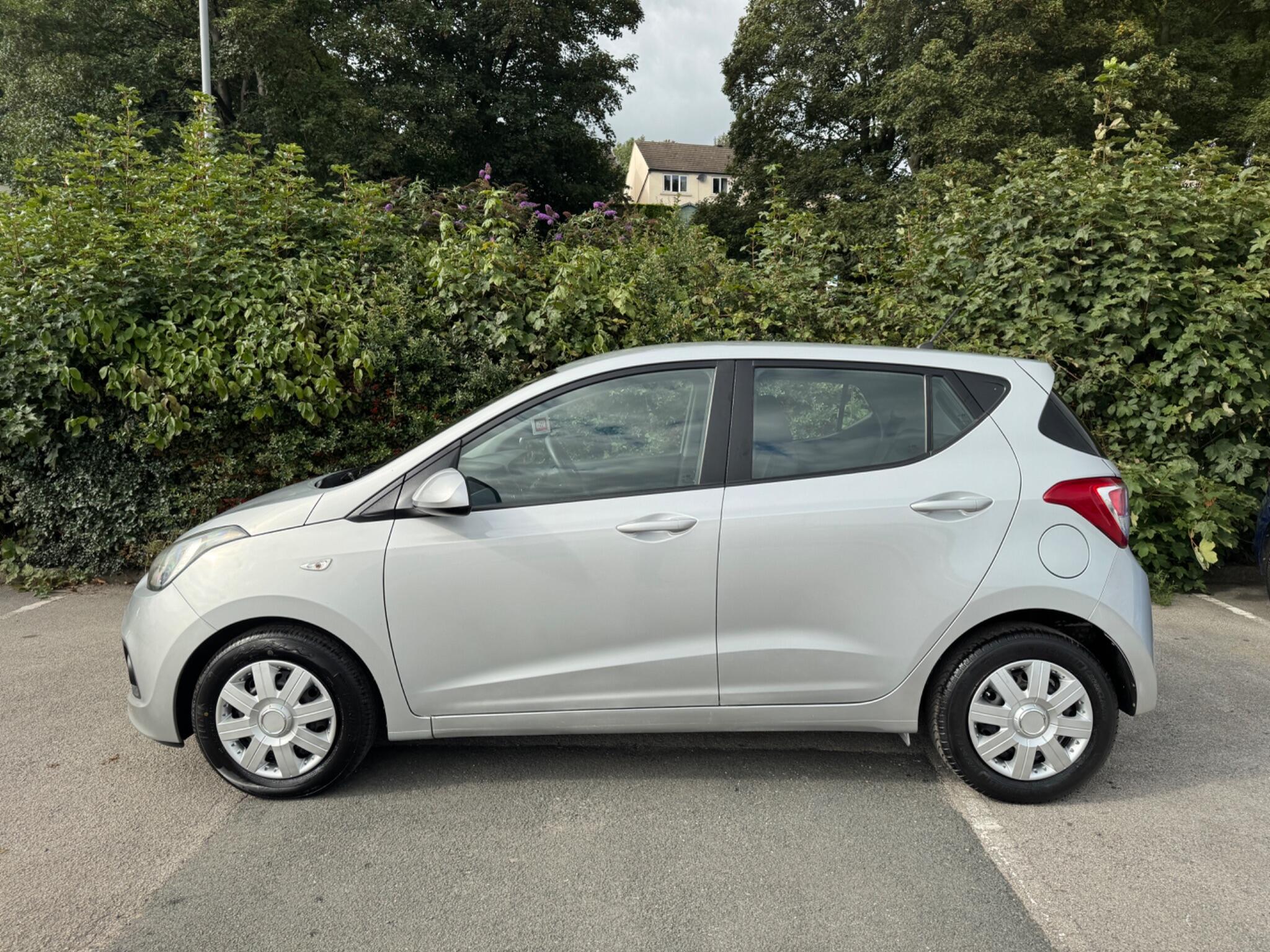 Hyundai I10 view 5