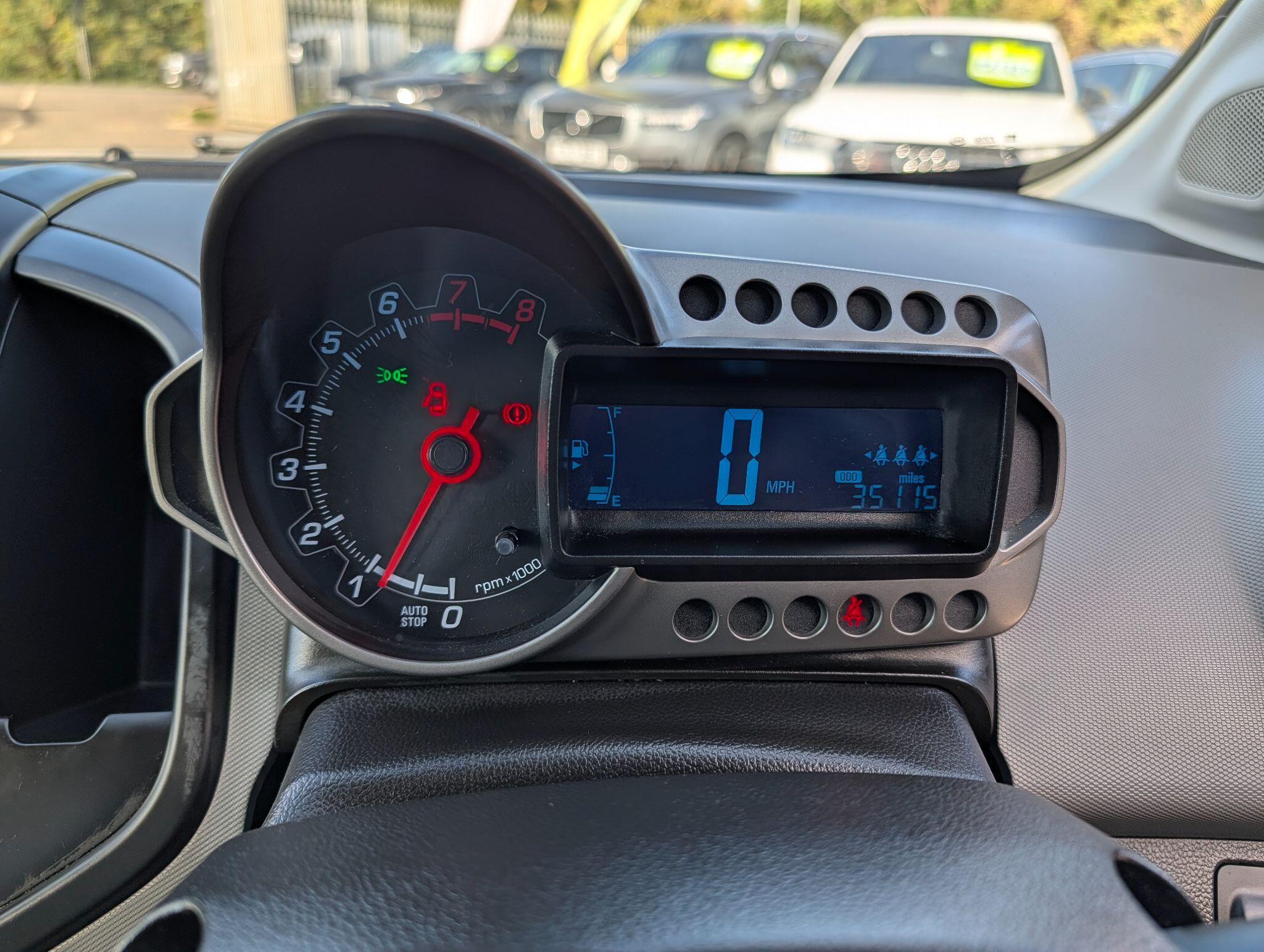 Chevrolet Aveo view 17