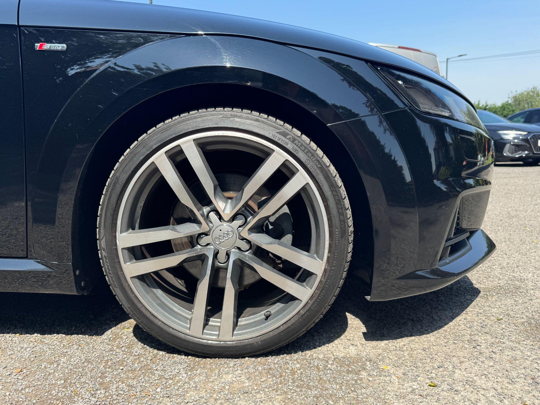 Audi TT view 10