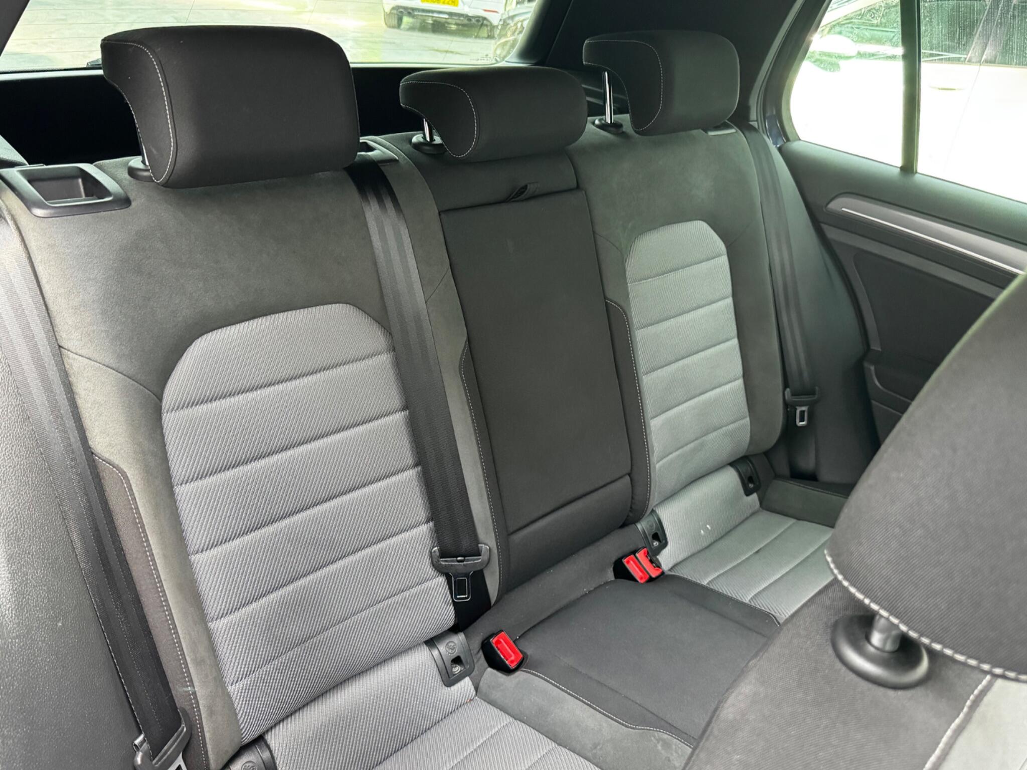 Volkswagen Golf view 42