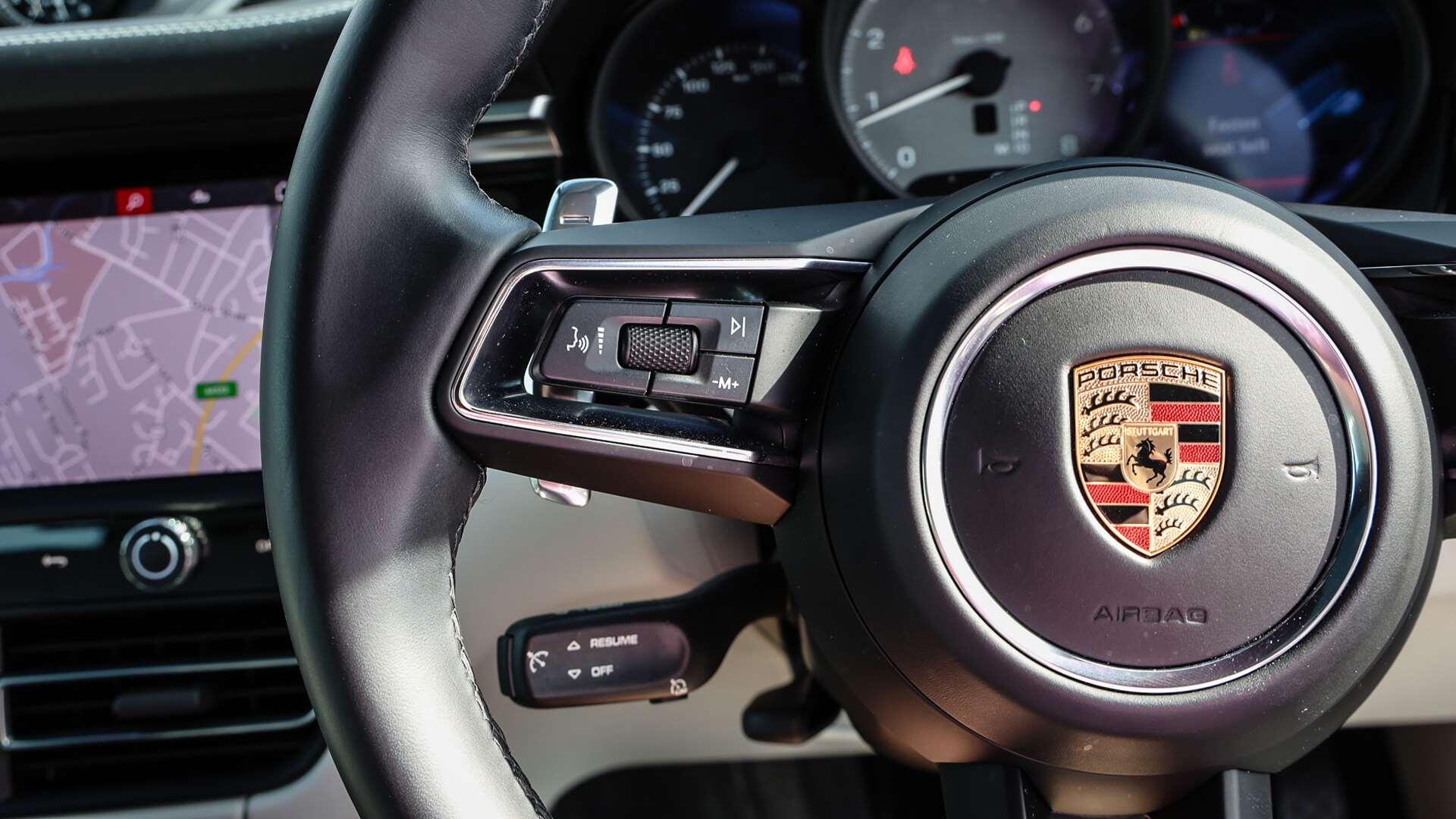 Porsche Macan view 15