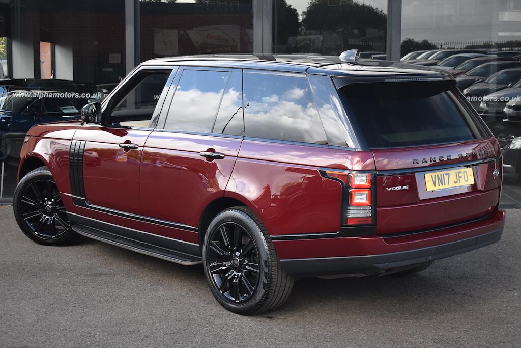Land Rover Range Rover view 2