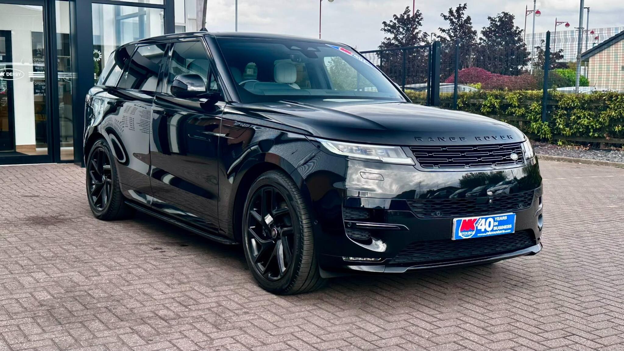 Land Rover Range Rover view 8