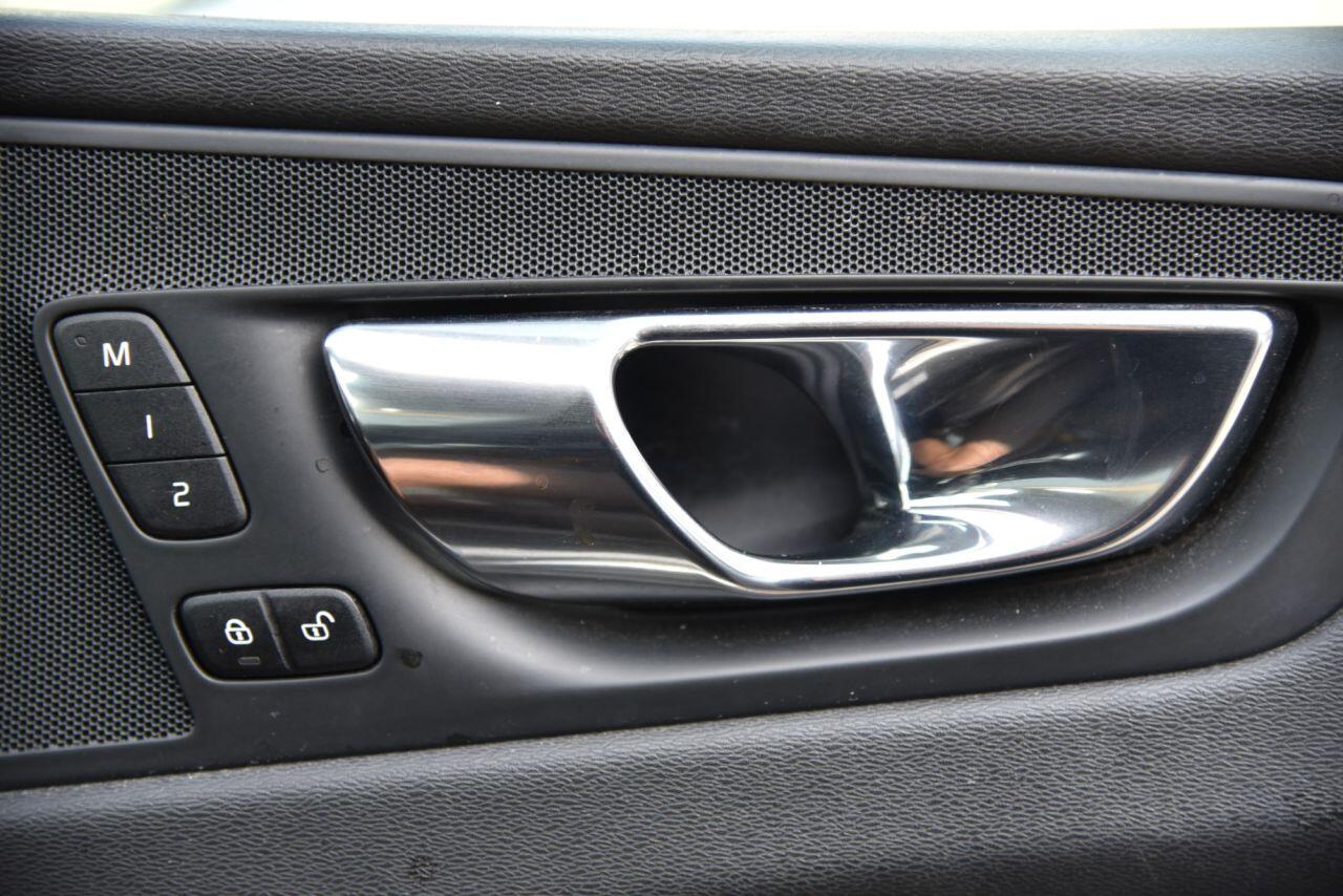 Volvo XC60 view 42