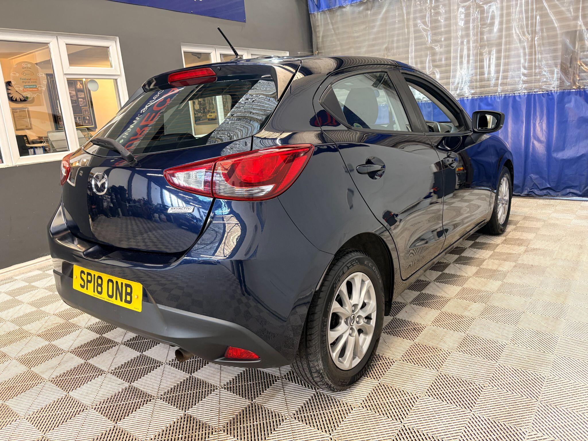 Mazda Mazda2 view 3