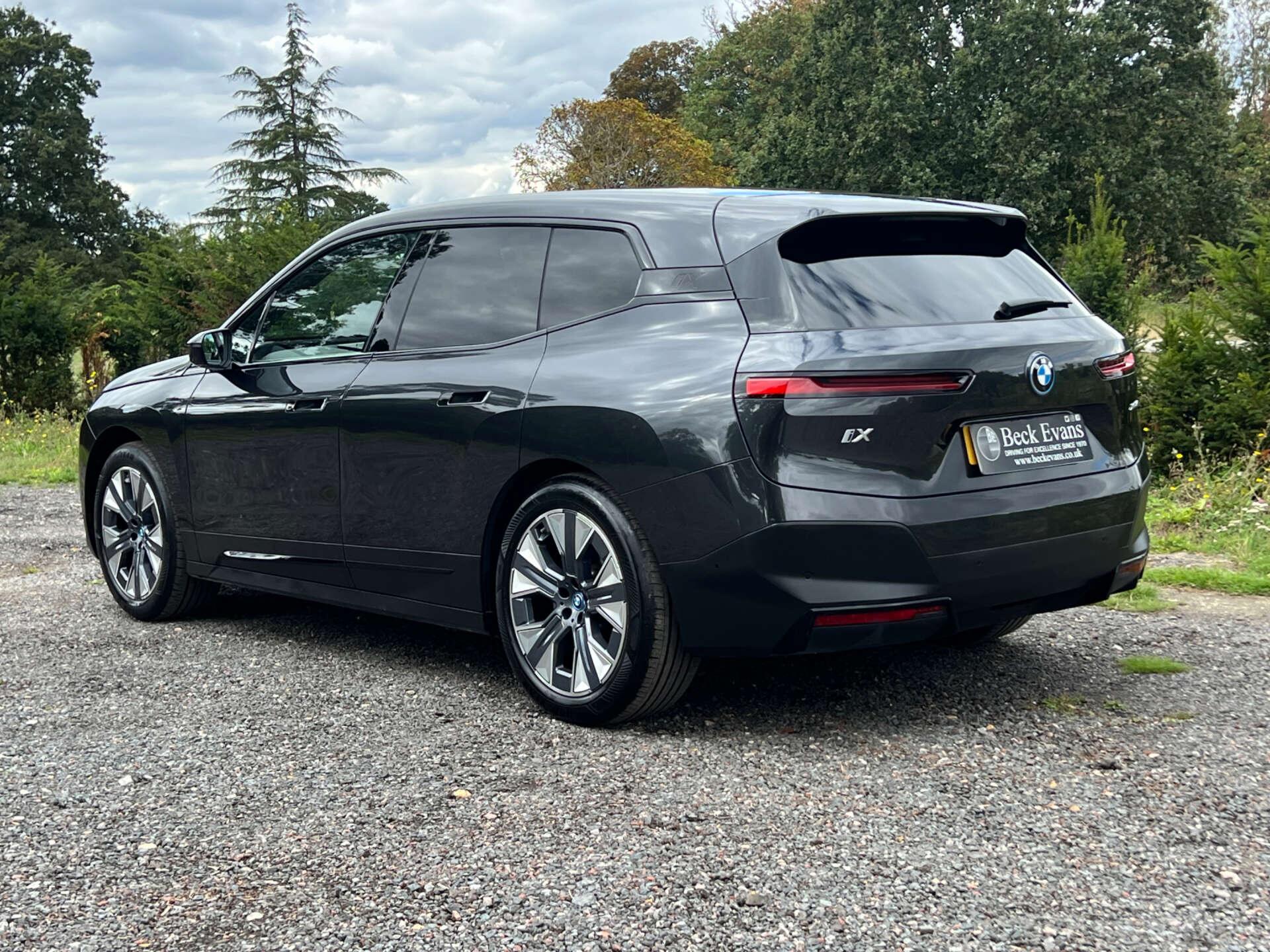 BMW iX view 5